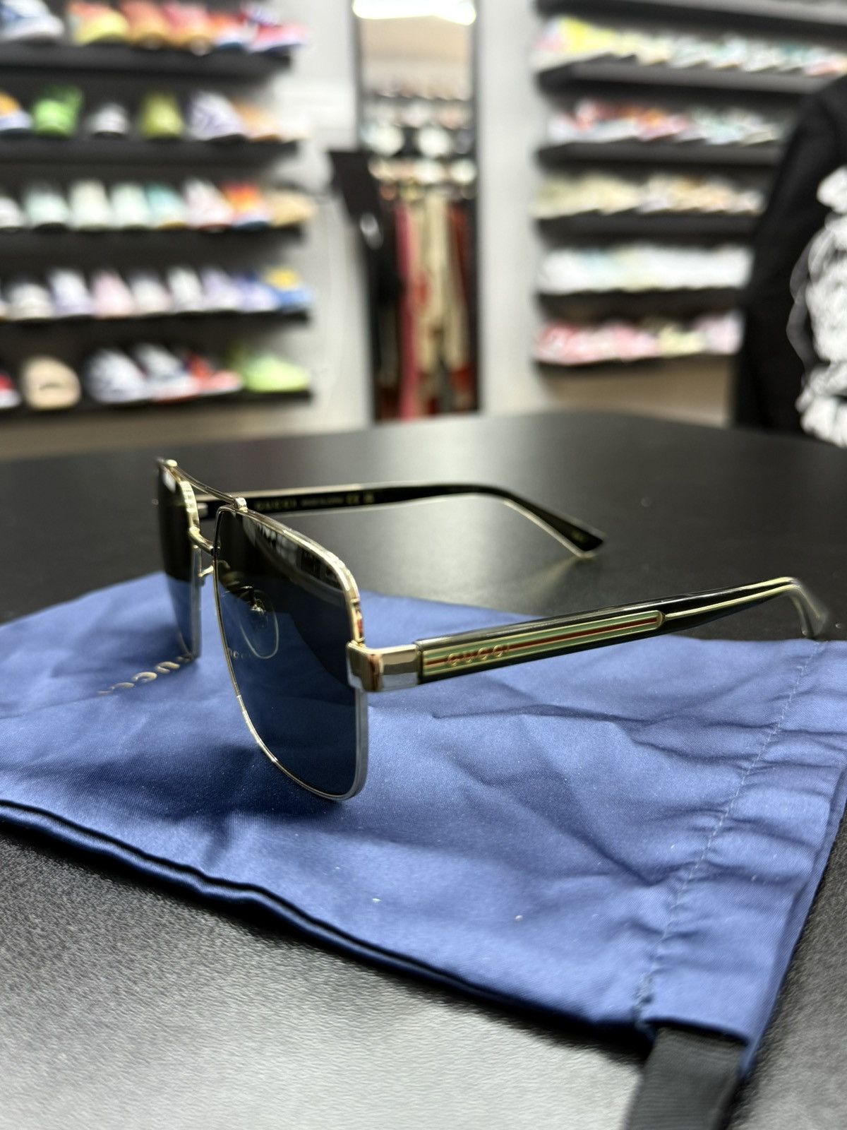 Gucci AUTHENTIC Men’s Gucci Gold Rim Sunglasses Size ONE SIZE - 6 Thumbnail
