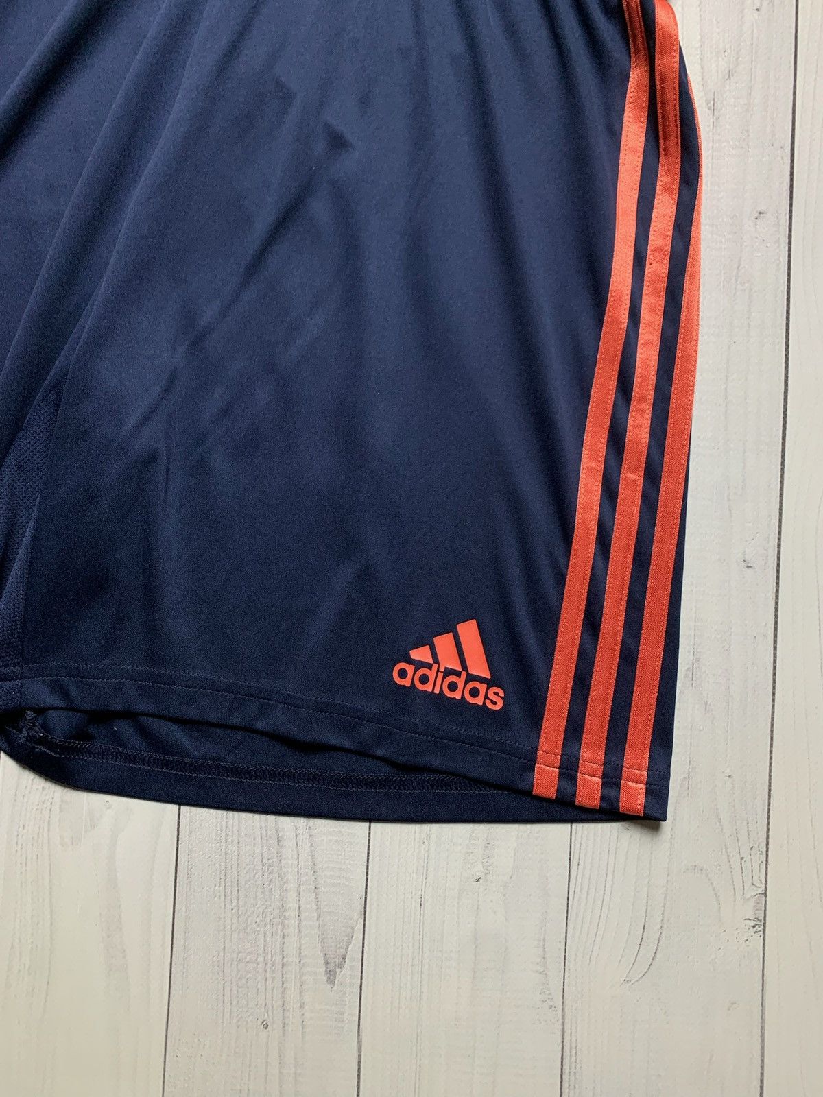 Vintage Vintage Bayern Munich soccer shorts adidas size M Size US 31 - 3 Thumbnail