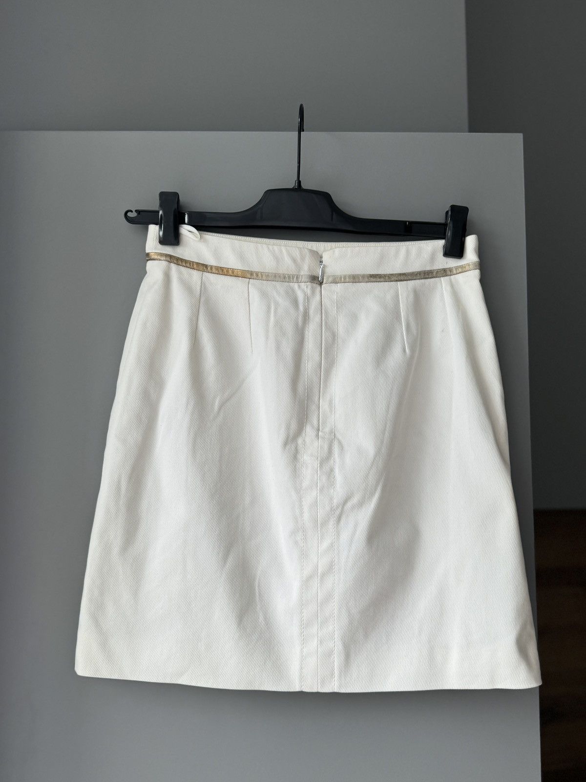 Gucci Vintage Gucci Cream Golden Line Skirt Size 27" / US 4 / IT 40 - 4 Thumbnail