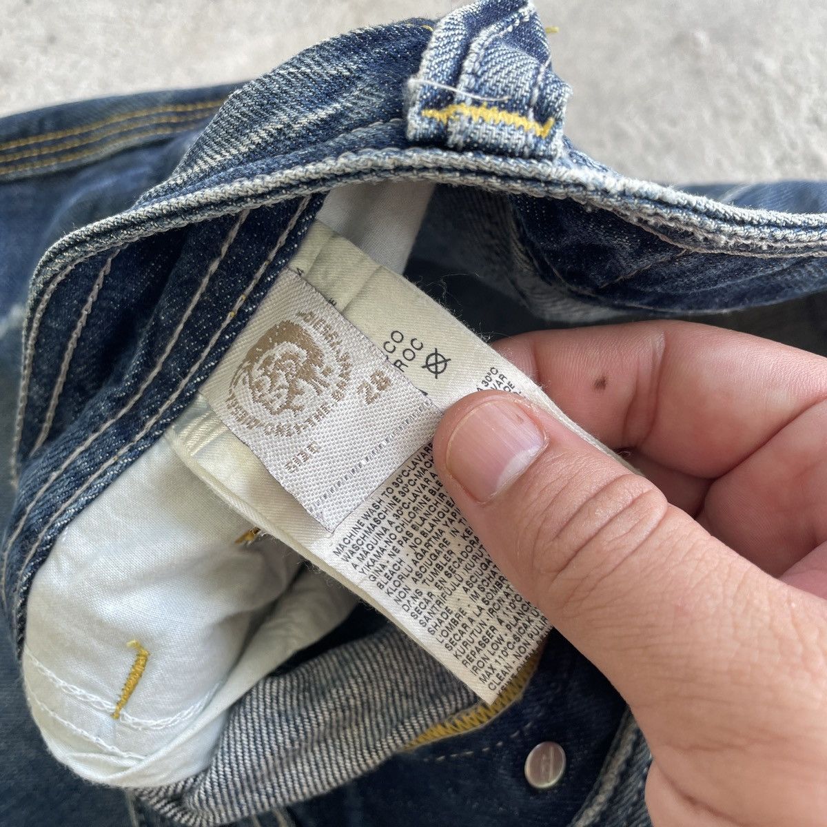 Diesel Vintage Diesel Timmen Distressed Jeans Faded Denim Pants Size US 29 - 9 Thumbnail
