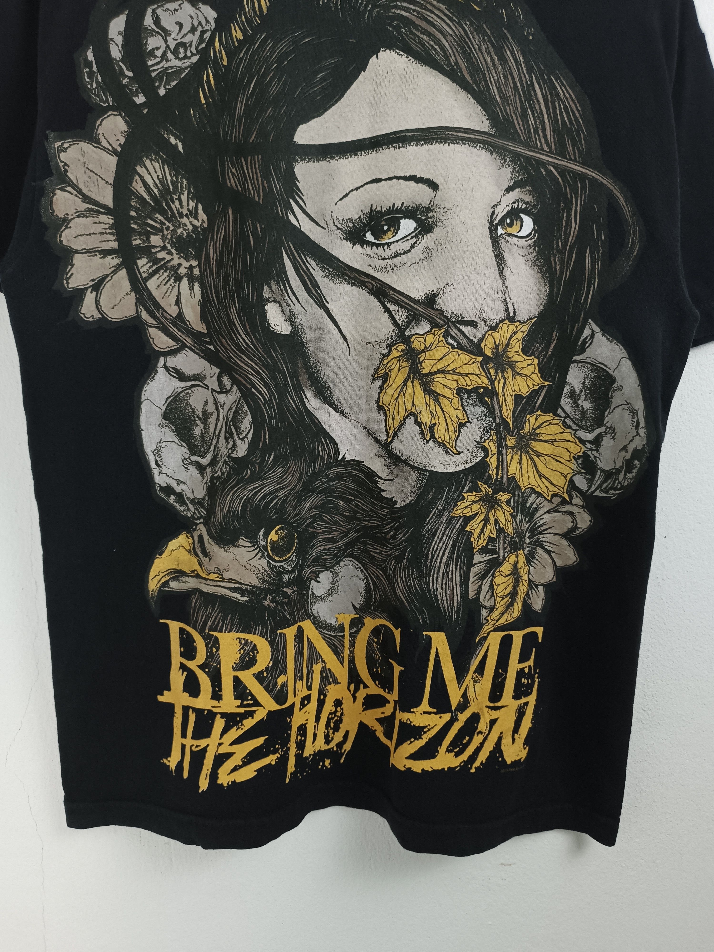 Band Tees VINTAGE Y2K BRING ME THE HORIZON AOP emo 2000 panic Size US M / EU 48-50 / 2 - 3 Thumbnail