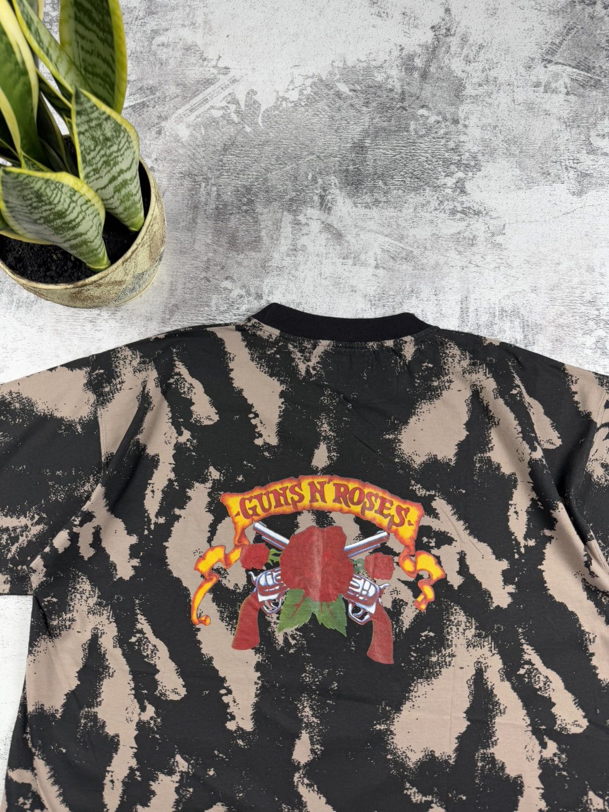 Band Tees RARE Vintage NEW Guns N Roses 1993 Rap Tie Dye T Shirt Tee Size US L / EU 52-54 / 3 - 20 Thumbnail