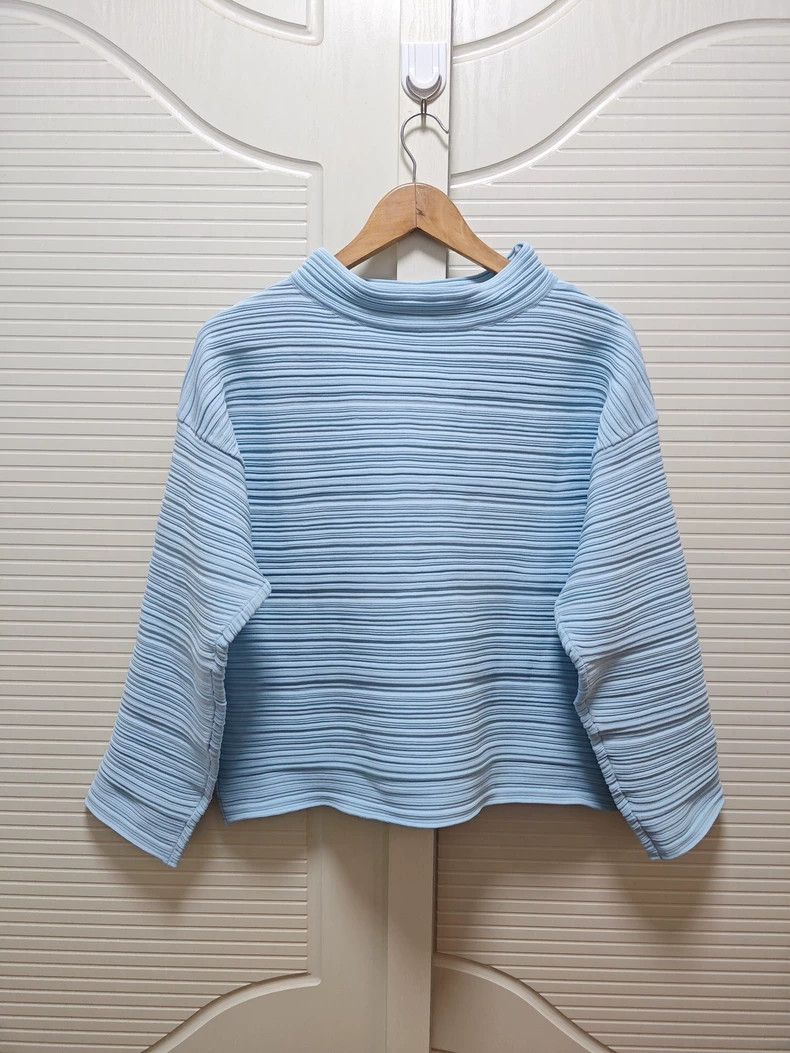 Issey Miyake size:one size Blue knitted top