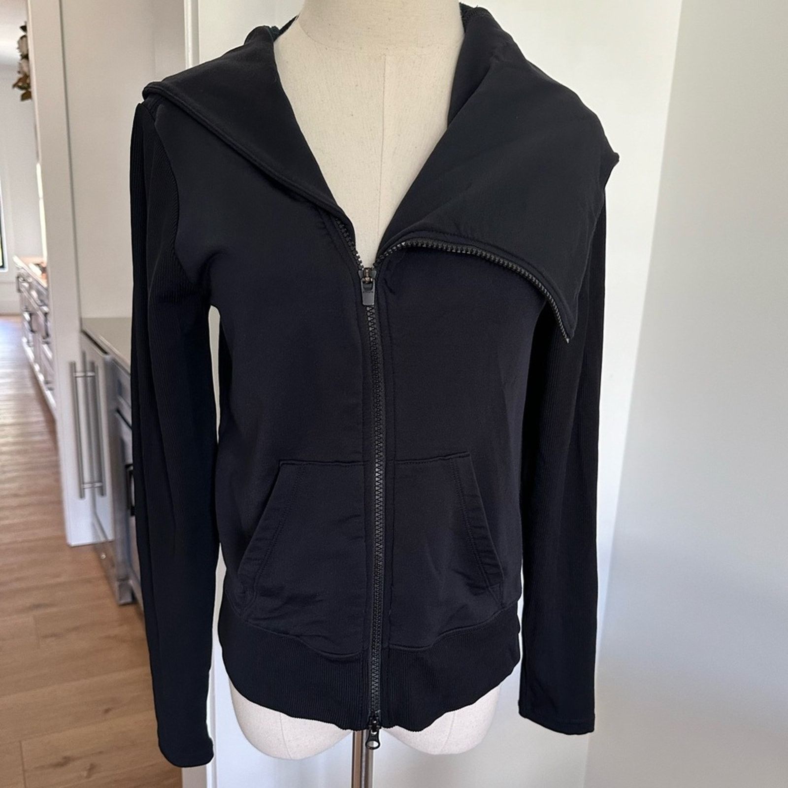 Athleta Athleta Asymmetrical Hooded Jacket - Black Small Size S / US 4 / IT 40 - 1 Thumbnail