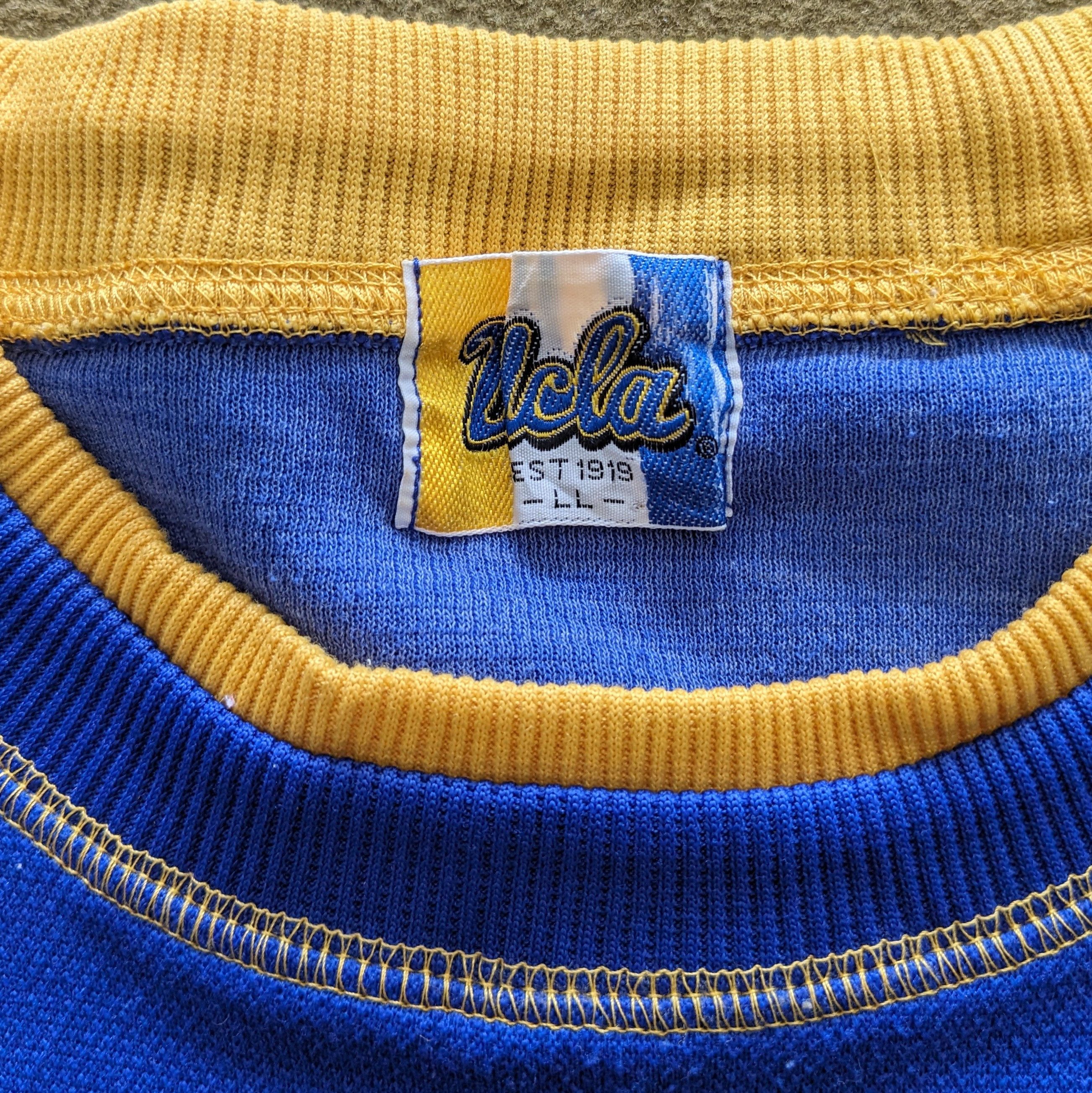 Other Vintage UCLA BRUINS American University Sweatshirt Size US XL / EU 56 / 4 - 5 Thumbnail