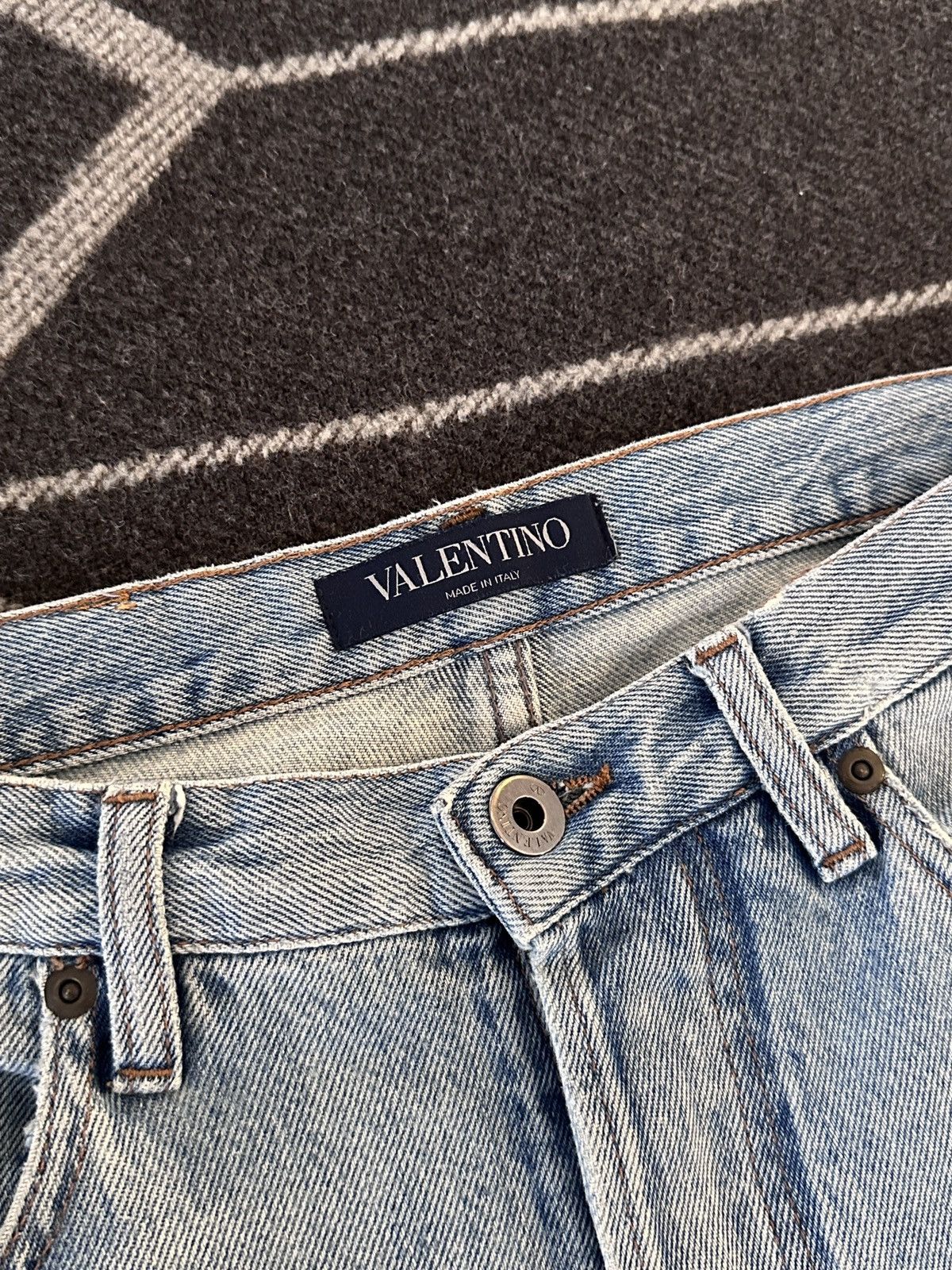 Valentino Valentino blue light wash straight men’s jeans Size US 28 / EU 44 - 5 Thumbnail