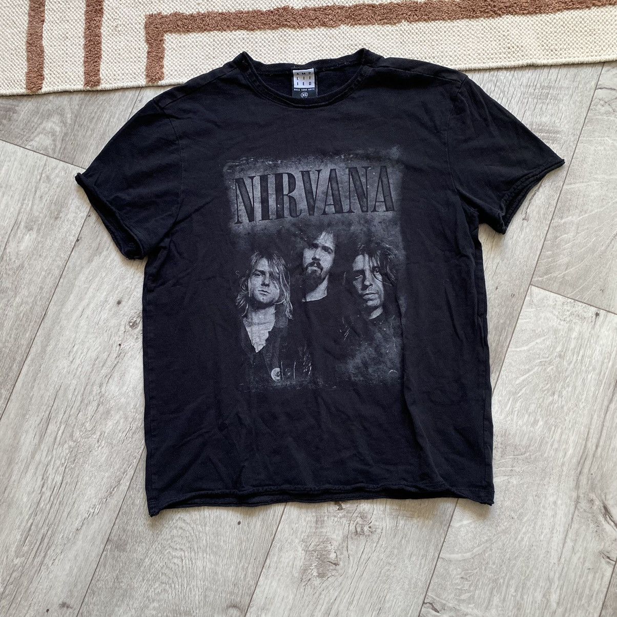 Band Tees NIRVANA Y2K GRUNGE BAND FACES PRINT T SHIRT Size US XS / EU 42 / 0 - 1 Thumbnail