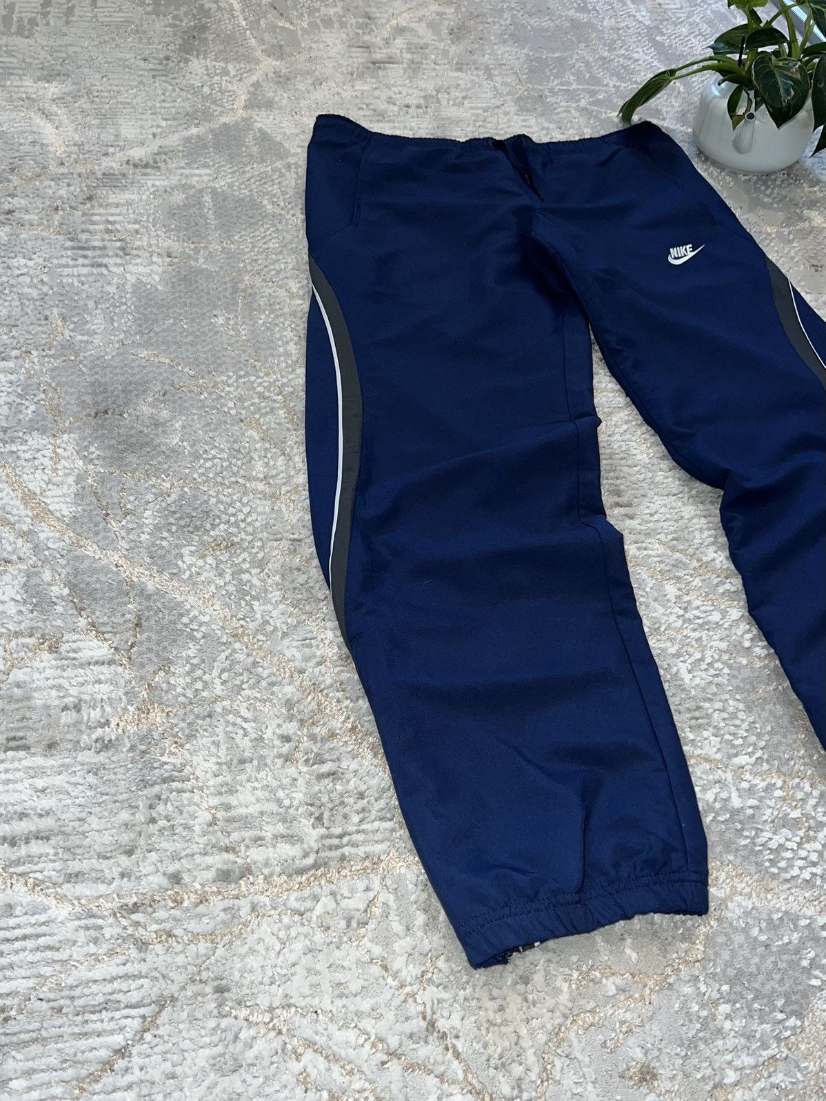Nike × Vintage NIKE 00S VINTAGE 🦍 NYLON SWEATPANTS Y2K JOGGERS Size US 34 / EU 50 - 5 Thumbnail