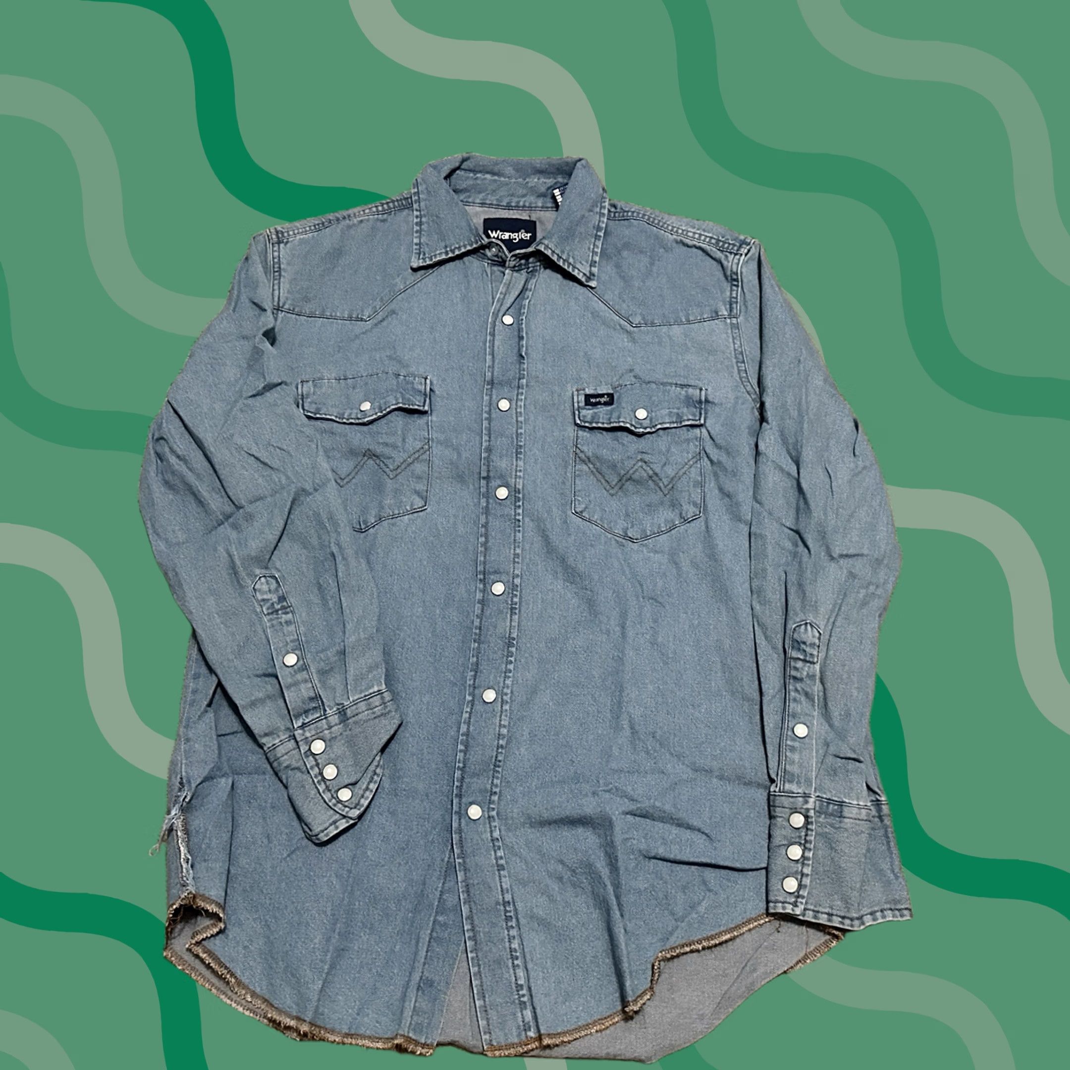 Wrangler VINTAGE Wrangler Western Shirt Mens M Blue Chambray Button-Up Snap Cowboys Western Size US M / EU 48-50 / 2 - 1 Thumbnail