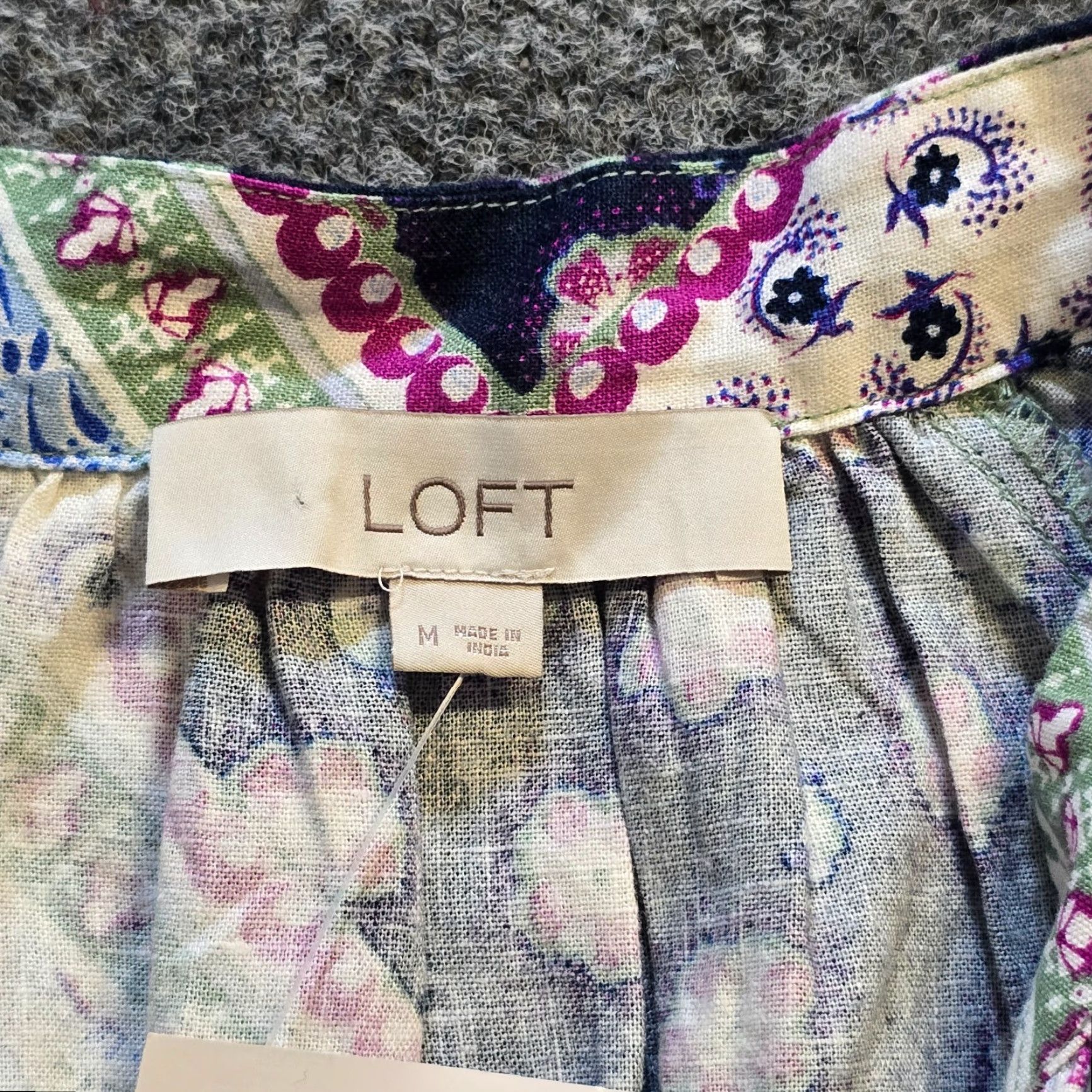 Loft LOFT Blouse Womens Size M Blue Pink Patchwork Peasant Casual V-Neck Long Sleeve Pullover Lightweight Floral Pattern Summer Spring Fall Regular Size M / US 6-8 / IT 42-44 - 3 Thumbnail