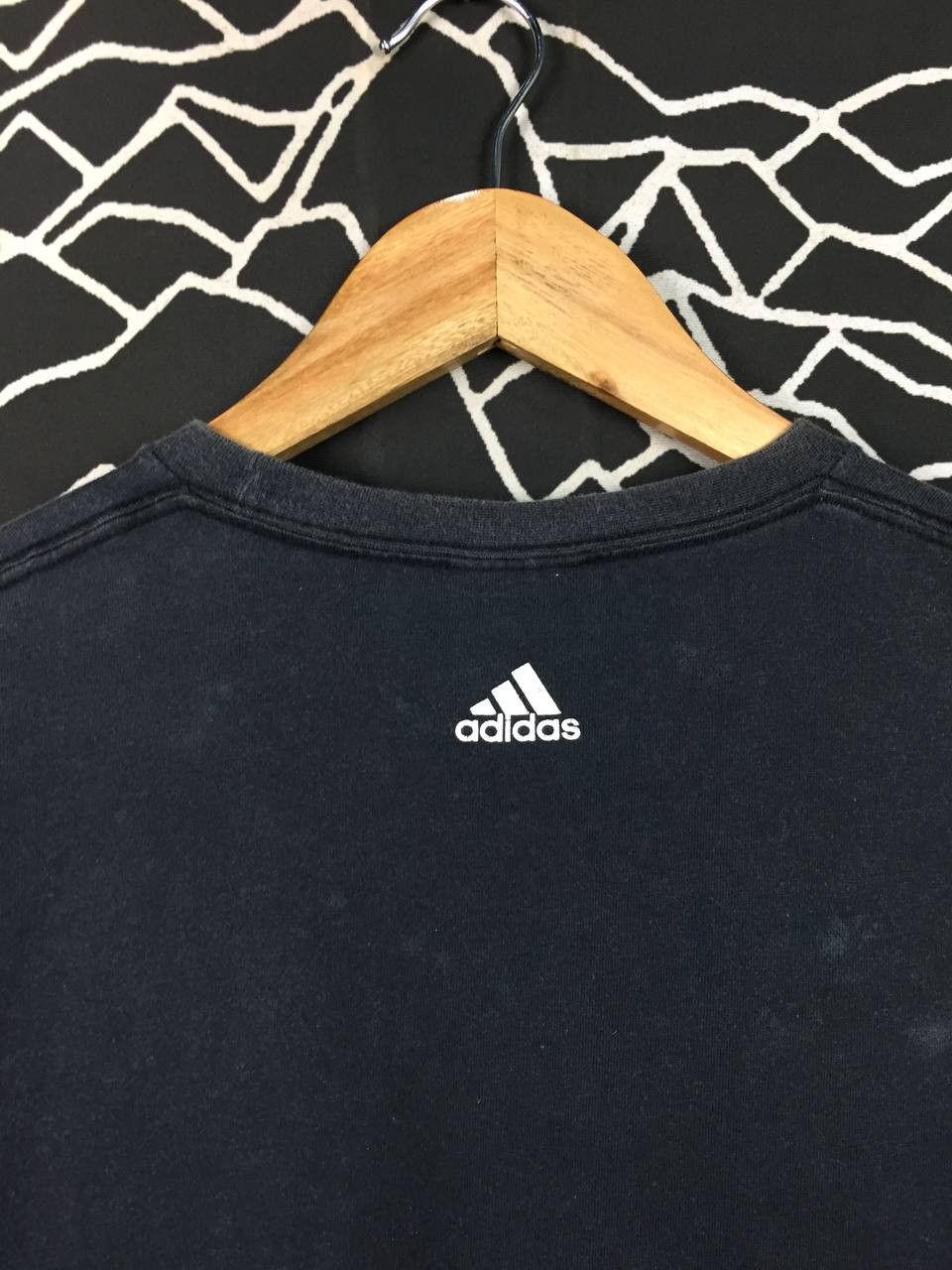 Adidas Adidas Impossible is Nothing Distressed Black Sportswear Tee Size US M / EU 48-50 / 2 - 12 Thumbnail