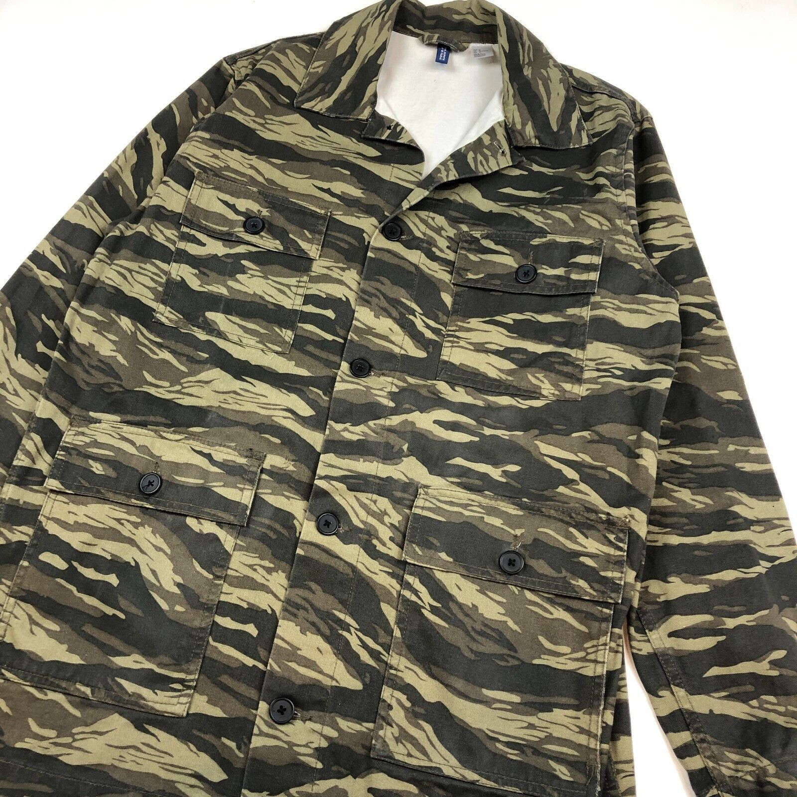 H&M Divided H&M Tiger Camo Chore Shirt Jacket Size M Medium Size US M / EU 48-50 / 2 - 3 Thumbnail