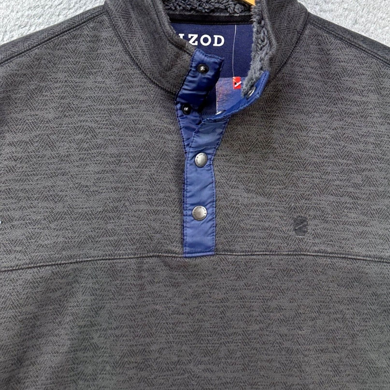 Izod VINTAGE Izod Sweatshirt Pullover Mens Large Black Spectator Snap Button Long Sleeve NEW Size US L / EU 52-54 / 3 - 6 Thumbnail