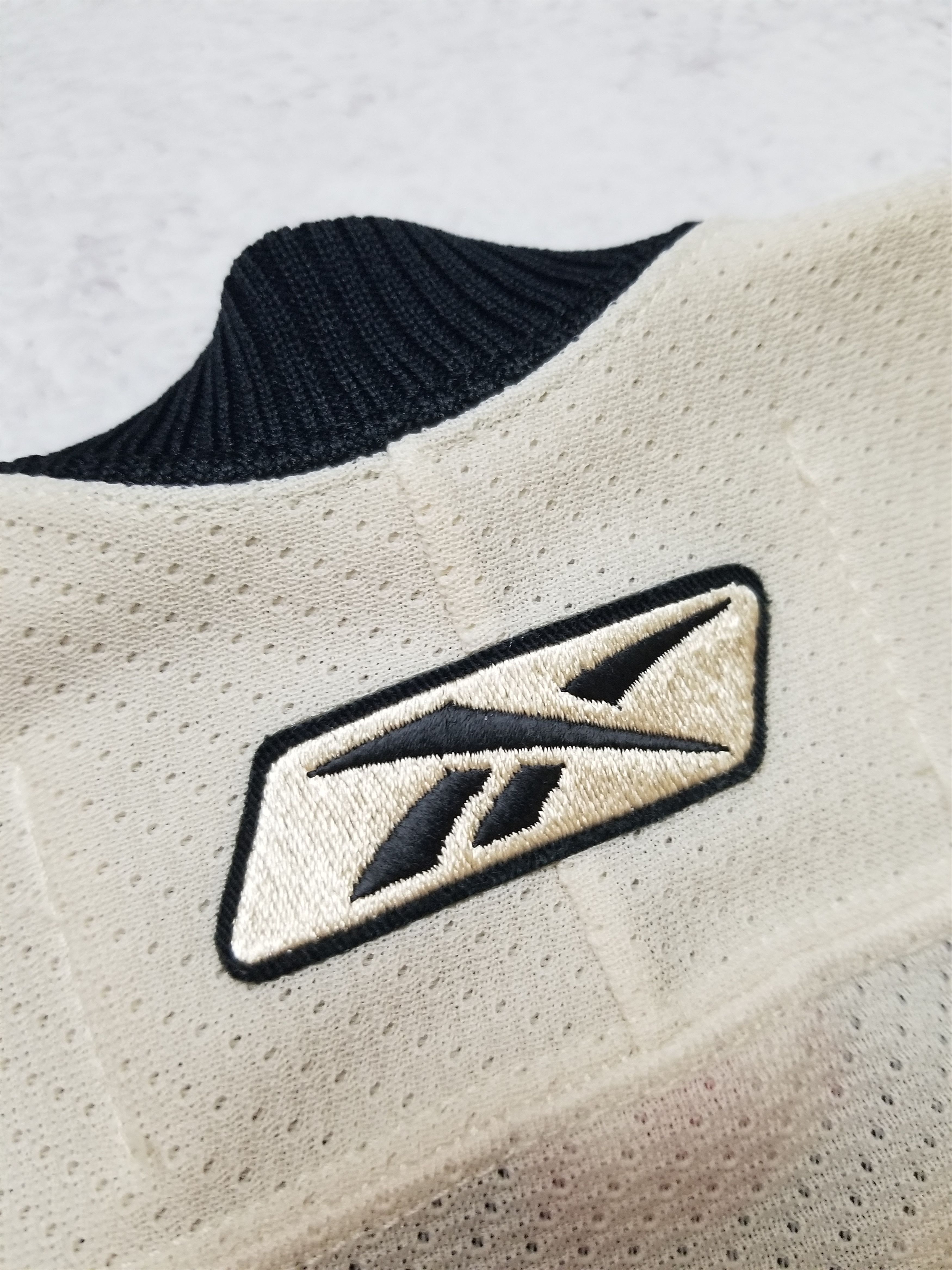 Reebok Quebec Remparts Air-Knit CHL Jersey Creamy White Size XS Size US XS / EU 42 / 0 - 10 Thumbnail