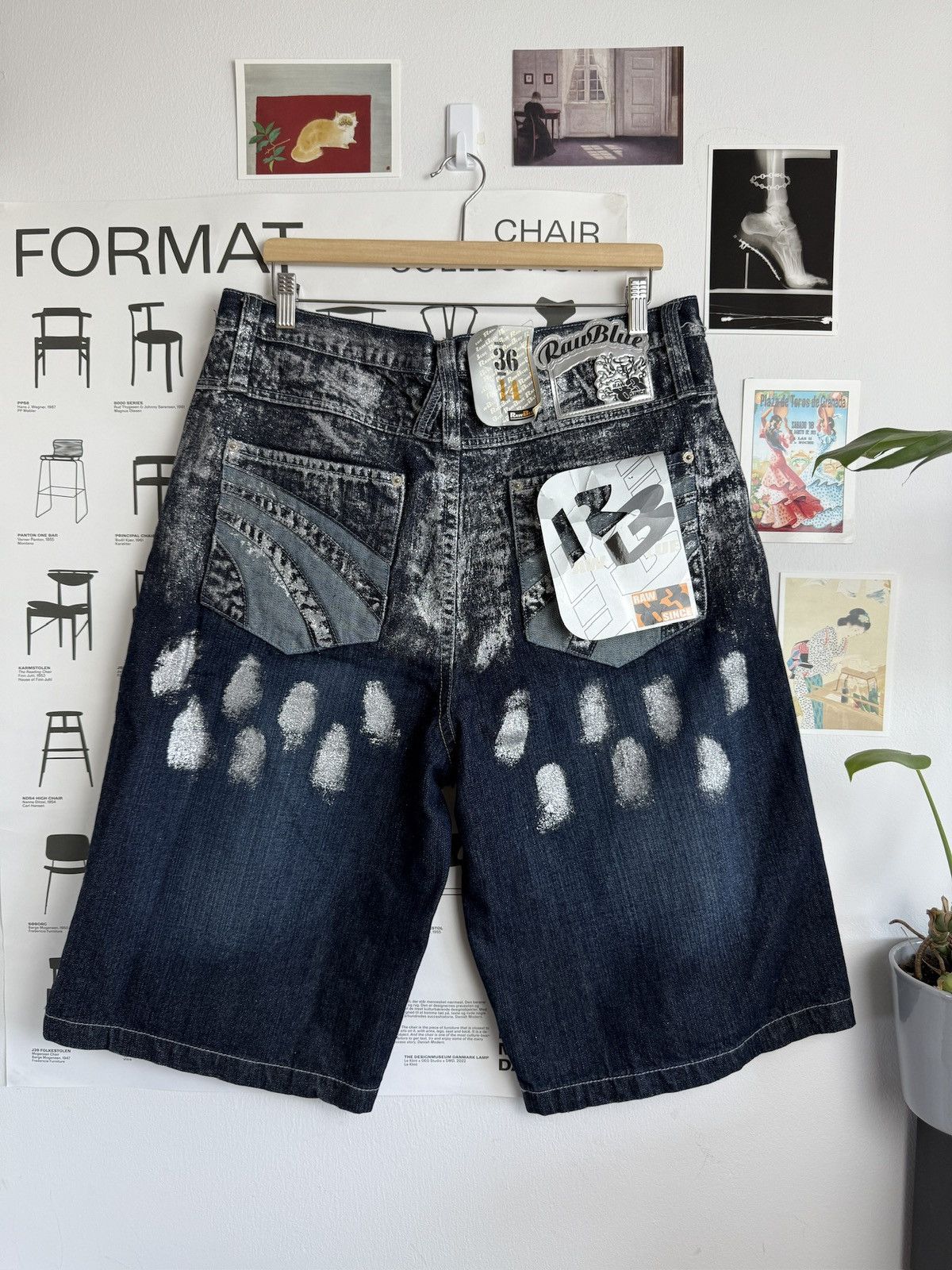 Fubu Vintage y2k Raw Blue baggy denim glitter shorts 36 skate rap Size US 36 / EU 52 - 2 Thumbnail