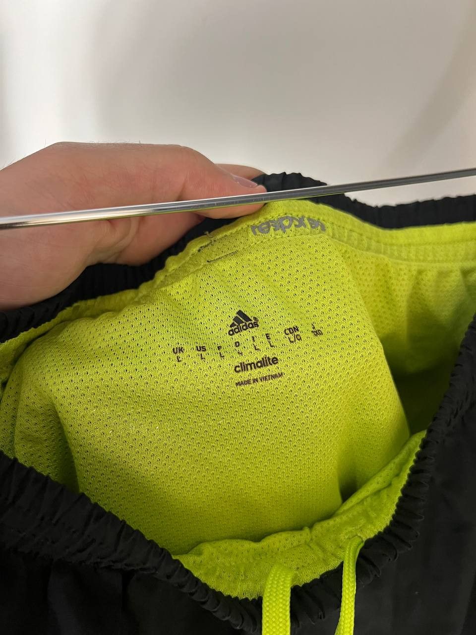Adidas VINTAGE ADIDAS ORIGINAL EQUIPMENT RUNNING CLIMALITE SHORTS Size US 34 / EU 50 - 4 Thumbnail