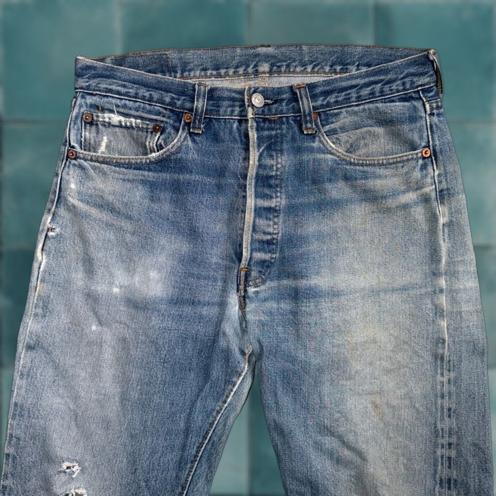 Levi's VINTAGE Levi's 501 Jeans Regular 34x36 Light Wash Blue Denim USA 80s 90s Distressed Mens Straight Cotton Size US 34 / EU 50 - 1 Thumbnail