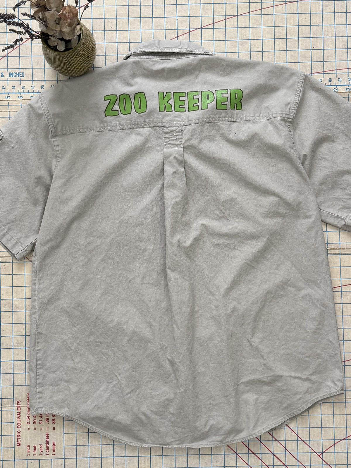 Vintage Vintage Madagascar Zoo Keeper Promo Button Up Short Sleeve Size US L / EU 52-54 / 3 - 11 Thumbnail