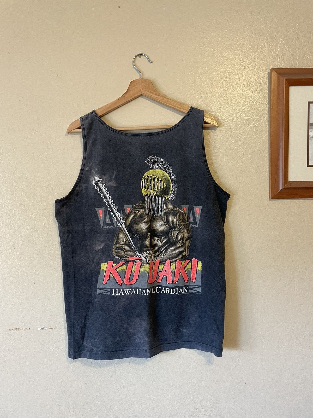 Vintage Vintage 90s Hawaiian Strength Ku Uaki Sun Faded Tank Top Size US L / EU 52-54 / 3 - 1 Thumbnail