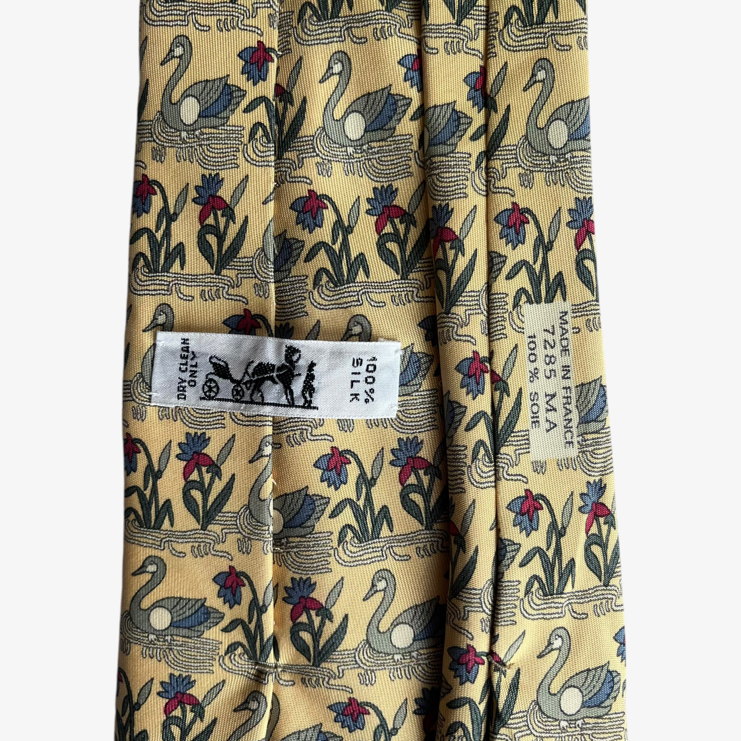 Hermes Vintage 90s Hermes 7285 MA Swan Print Yellow Silk Tie Size ONE SIZE - 2 Thumbnail
