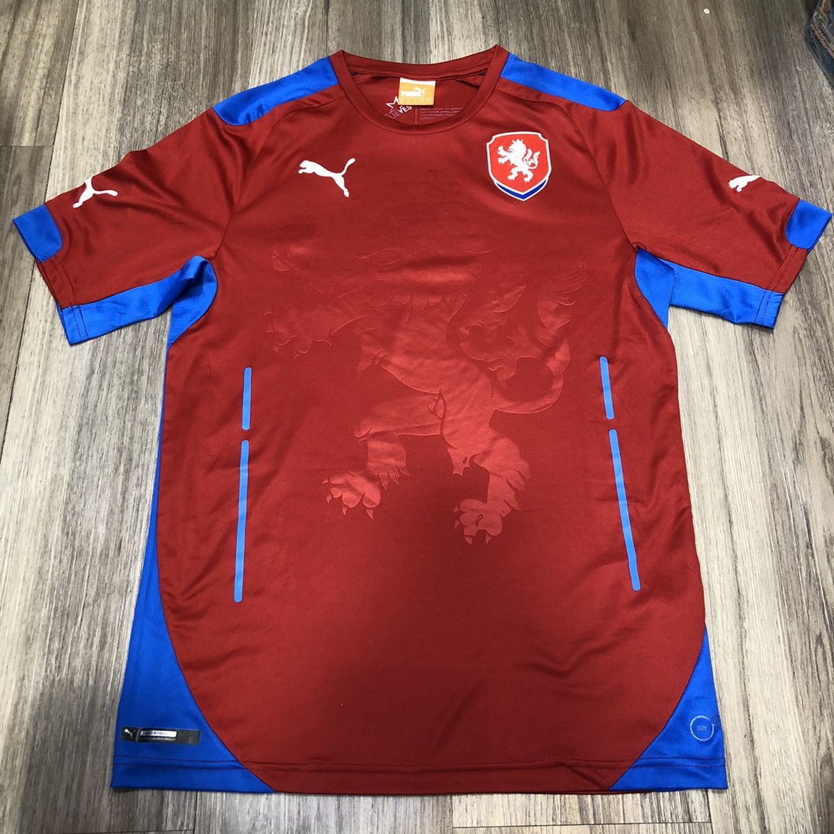 Puma Czech Republic 14/15 home shirt Size US S / EU 44-46 / 1 - 1 Thumbnail