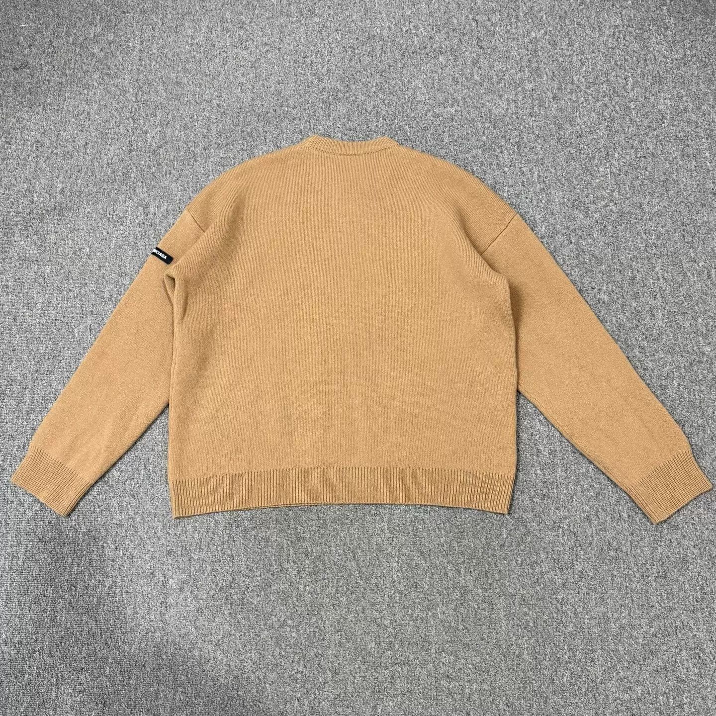 Balenciaga Balenciaga Logo Dropped Shoulder Wool Sweater NWT M Size US M / EU 48-50 / 2 - 2 Thumbnail
