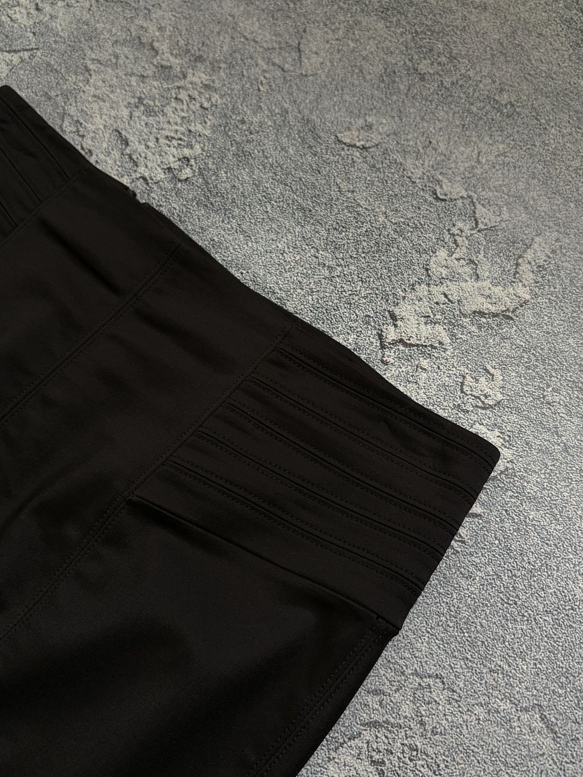 Gucci **2003 Gucci Tom Ford Archive Black Pencil Skirt IT 40** Size 27" / US 4 / IT 40 - 12 Thumbnail