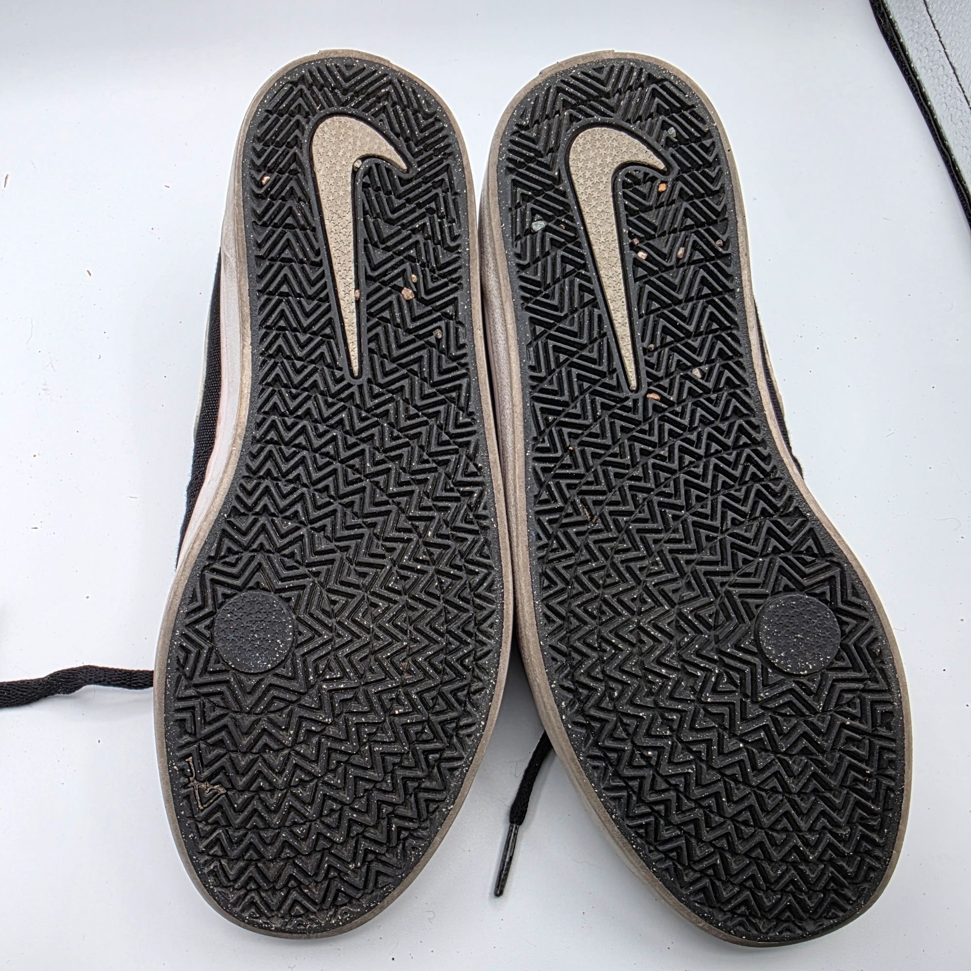 Nike Nike SB Check Solarsoft Womens 6.5 Black Casual Shoes Sneake Size US 6.5 / IT 36.5 - 8 Thumbnail