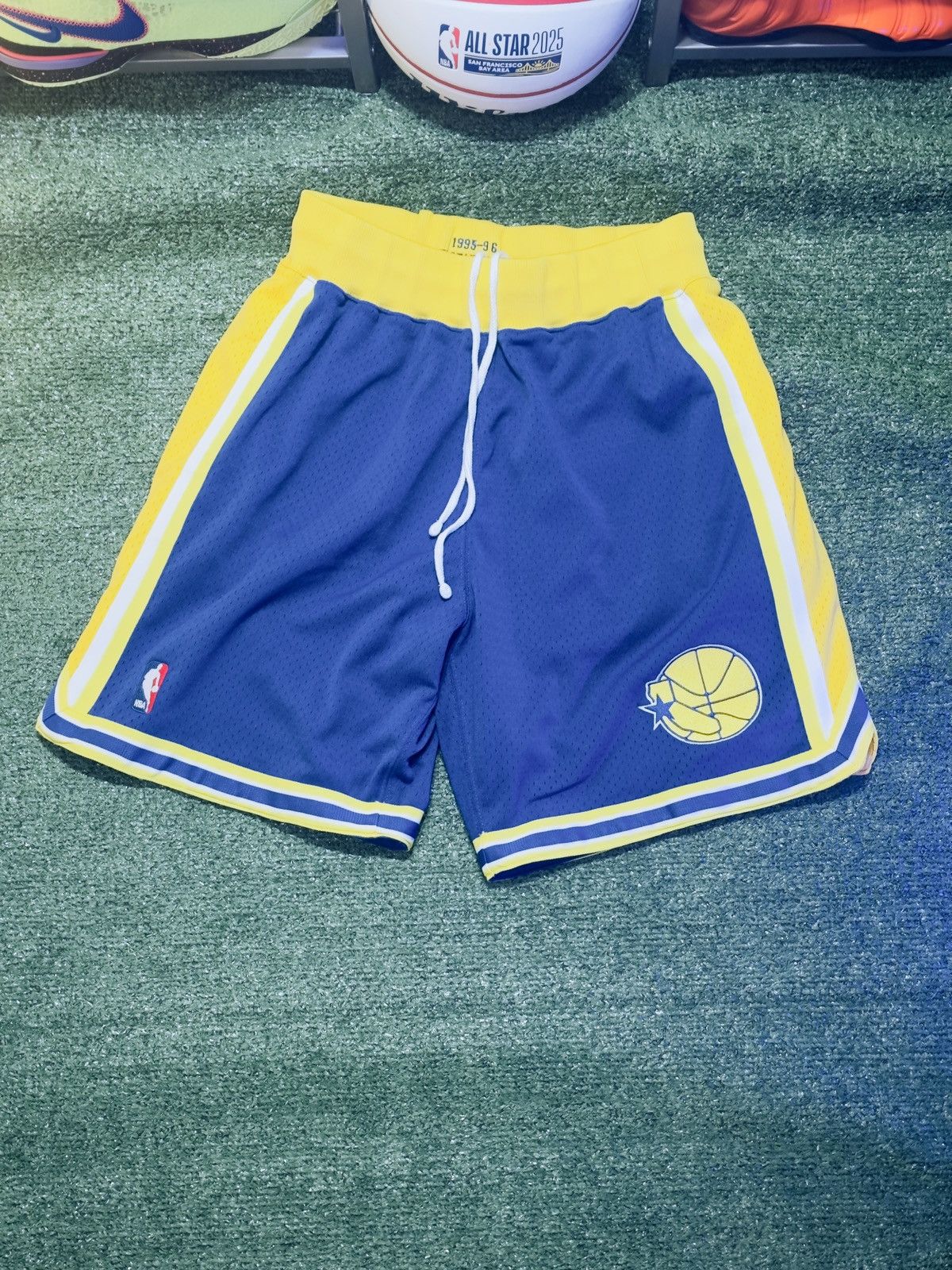 Mitchell & Ness Mitchell & Ness Warriors large Authentic Away Shorts 96-96 Size US 34 / EU 50 - 3 Thumbnail