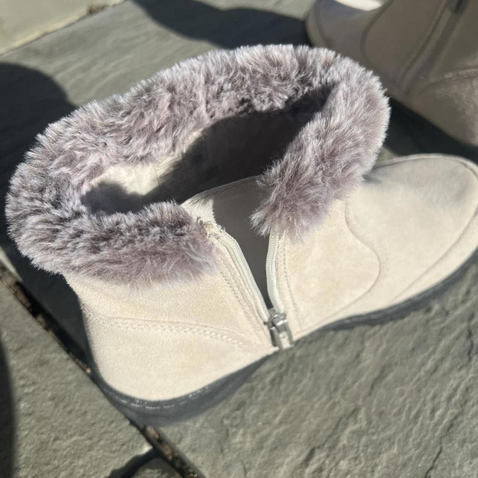 Other Cream Suede Faux Fur Collar Water Repellant Boots Size US 8 / IT 38 - 6 Thumbnail