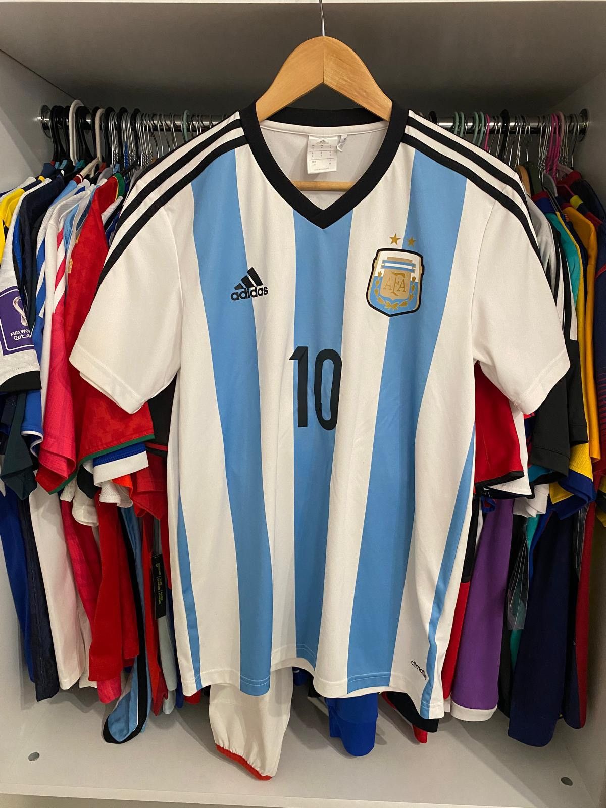 Adidas Argentina 2014 home kit - cheap version with Messi Size US M / EU 48-50 / 2 - 2 Thumbnail