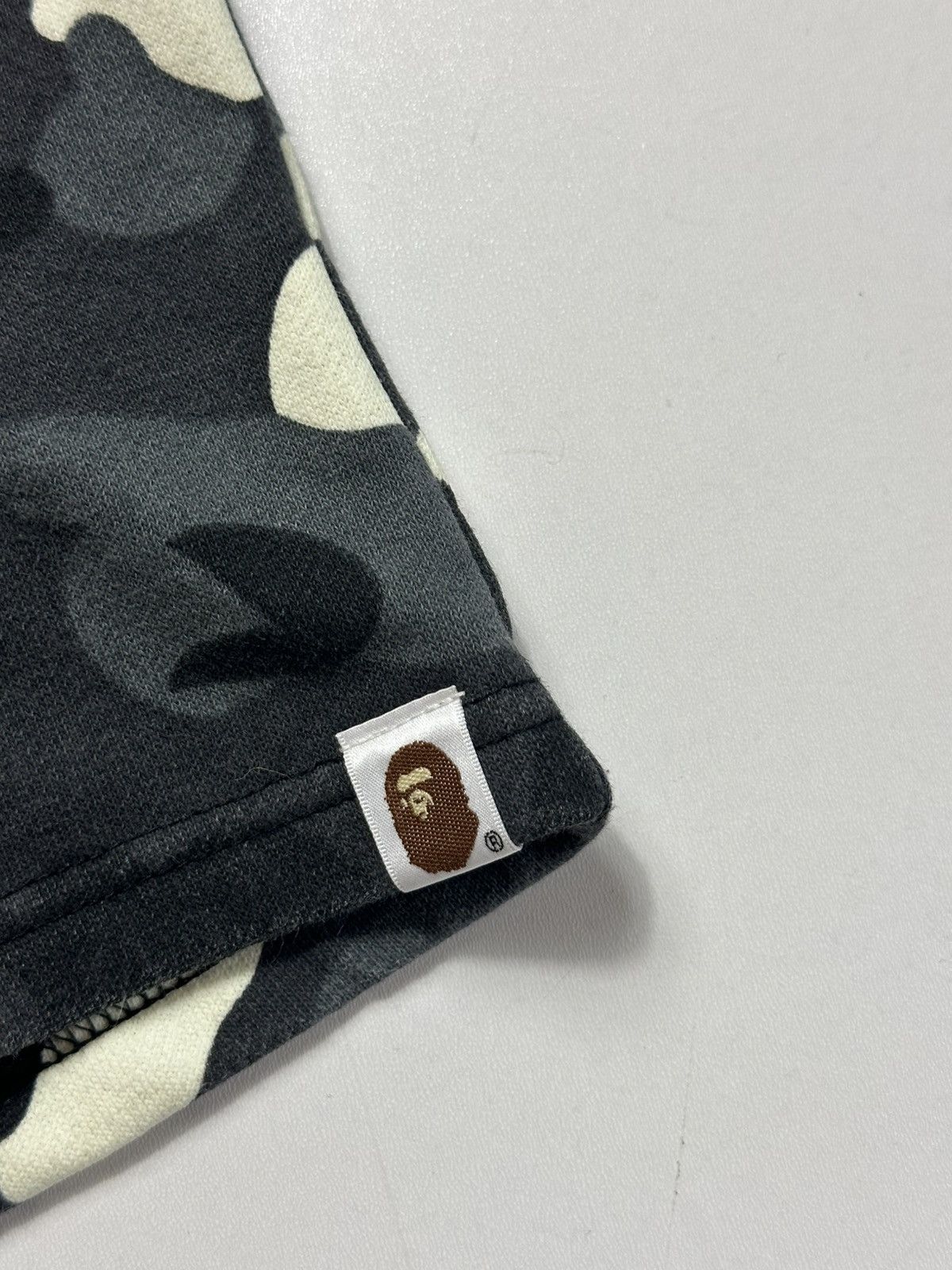 Bape Bape Glow In Dark Camo Shark shorts Size US 34 / EU 50 - 4 Thumbnail