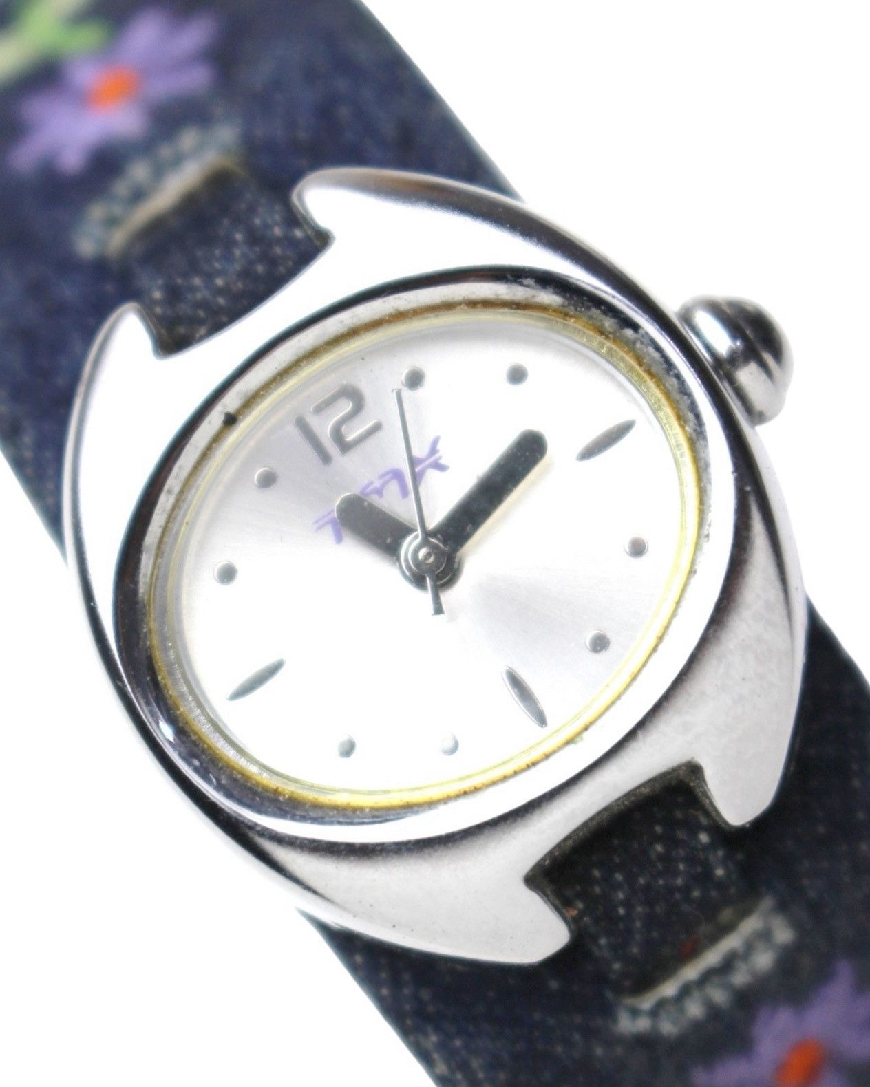Vintage 2000S TMX JAPAN EMBROIDERED FLOWERS W DENIM BAND WATCH Size ONE SIZE - 4 Thumbnail