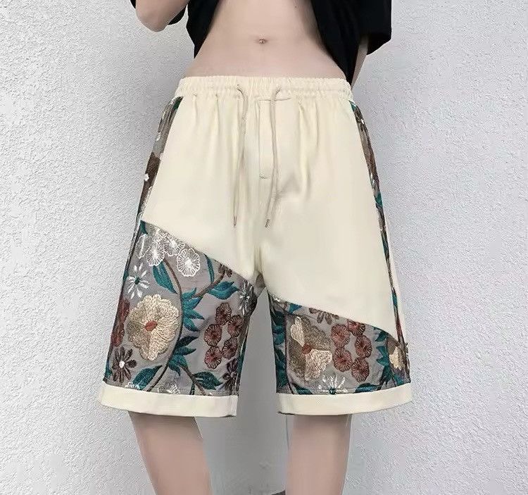 Japanese Brand × Vintage Embroidery Flower Casual Shorts Size US 27 - 1 Thumbnail