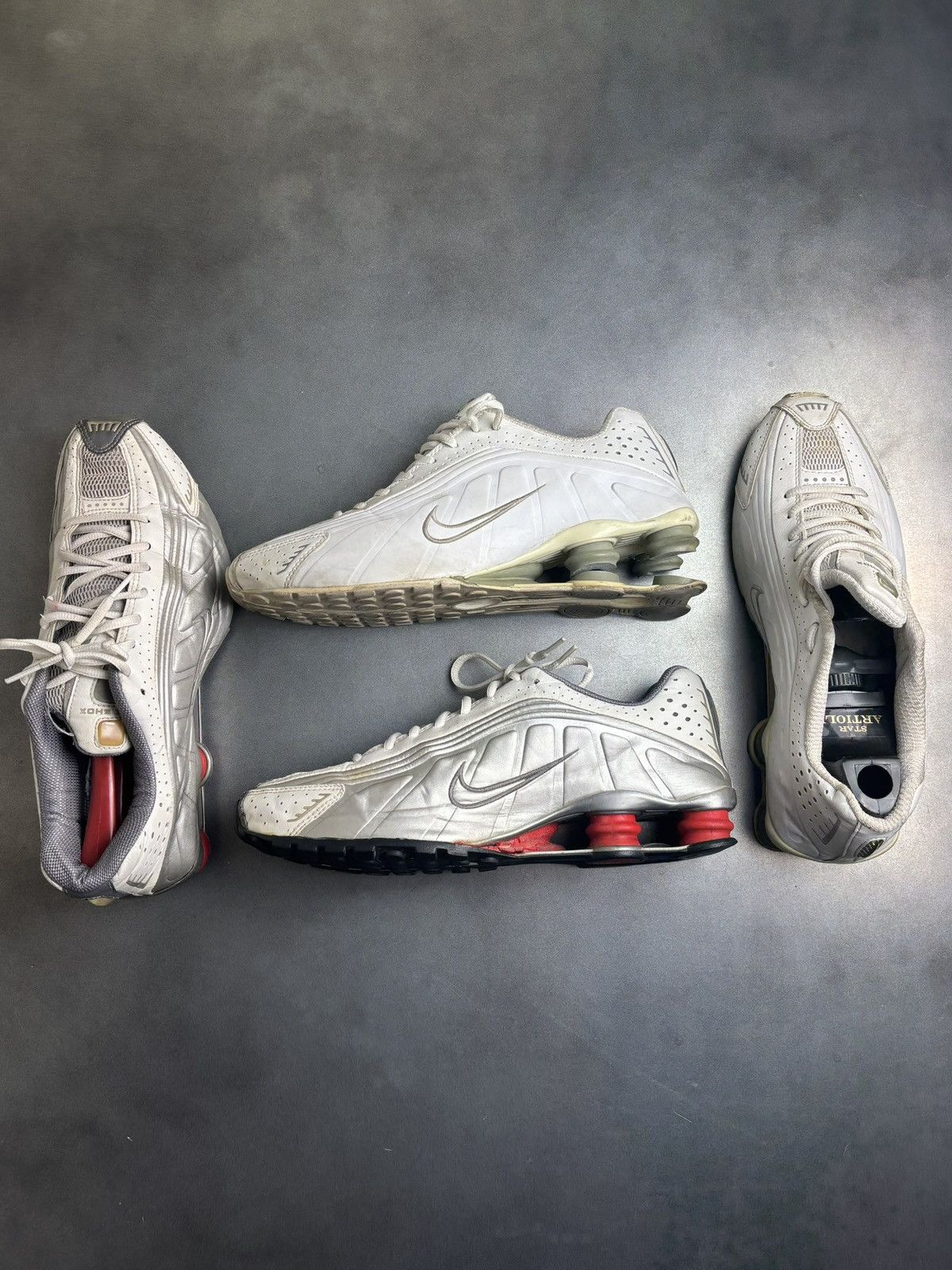 Nike × Vintage 2 Pairs OG 2001 Nike Shox R4 Vintage Nike Beater 104265 Size US 10.5 / EU 43-44 - 1 Thumbnail