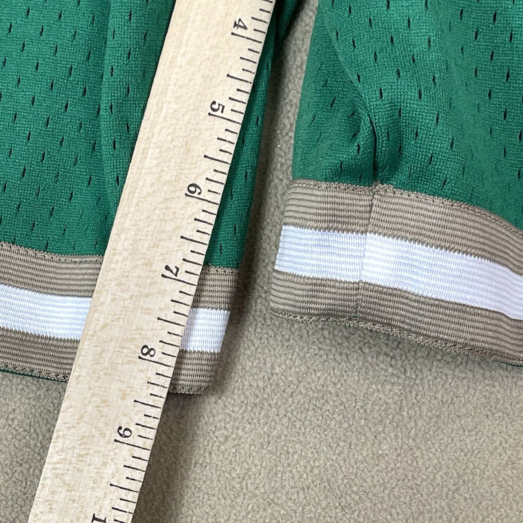 Mitchell & Ness Mitchell & Ness Shorts Mens L Green Swingman Hardwood Classics St Patricks Basketball Activewear Casual mens shorts Size US 33 - 6 Thumbnail