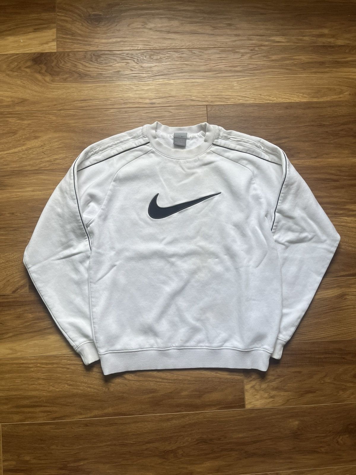 Nike Vintage Nike Big Swoosh White Sweatshirt Gray Tag Size US S / EU 44-46 / 1 - 1 Thumbnail