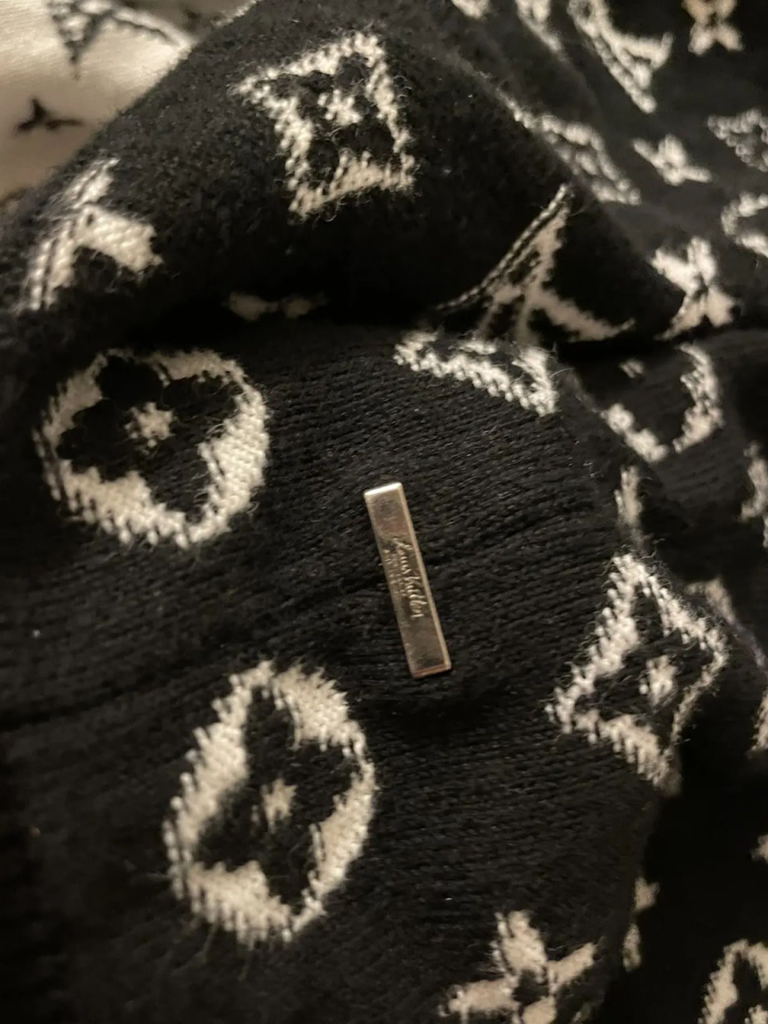 Louis Vuitton Louis Vuitton Black/White Gradient Monogram Sweater Size US L / EU 52-54 / 3 - 10 Thumbnail