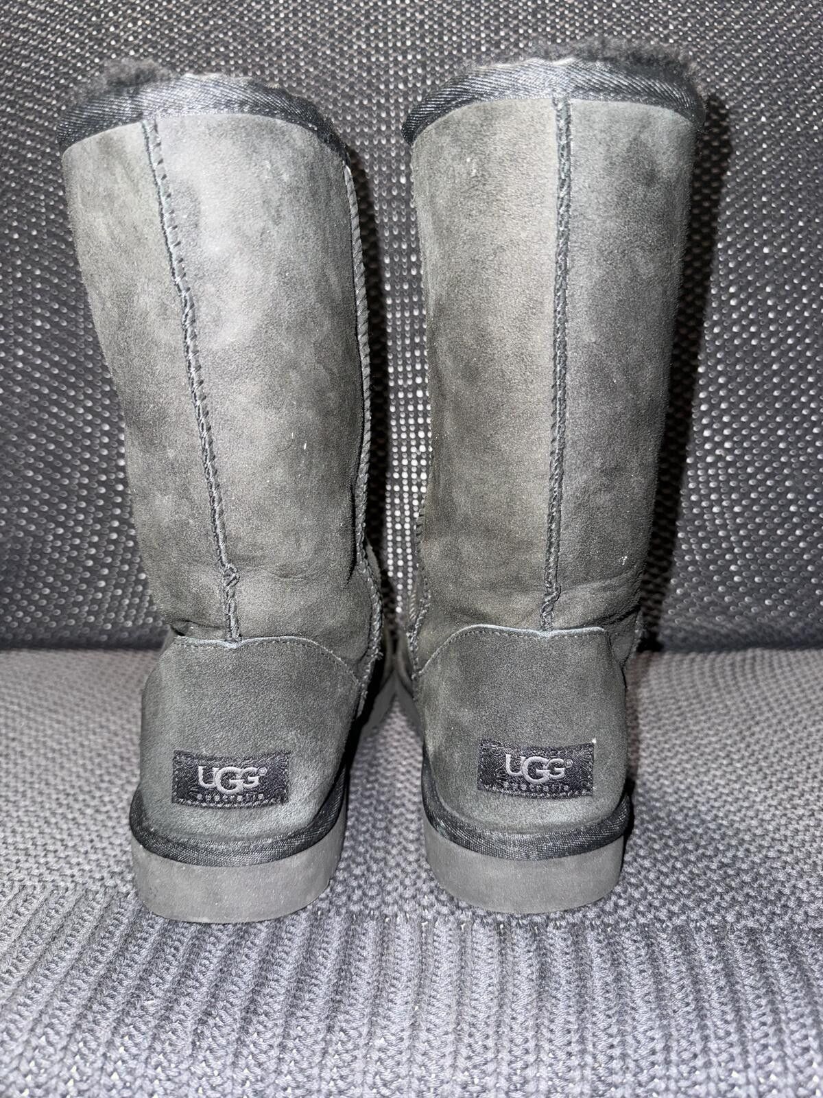 Ugg UGG Classic Short Black Suede Boots Size US 10 / IT 40 - 2 Thumbnail