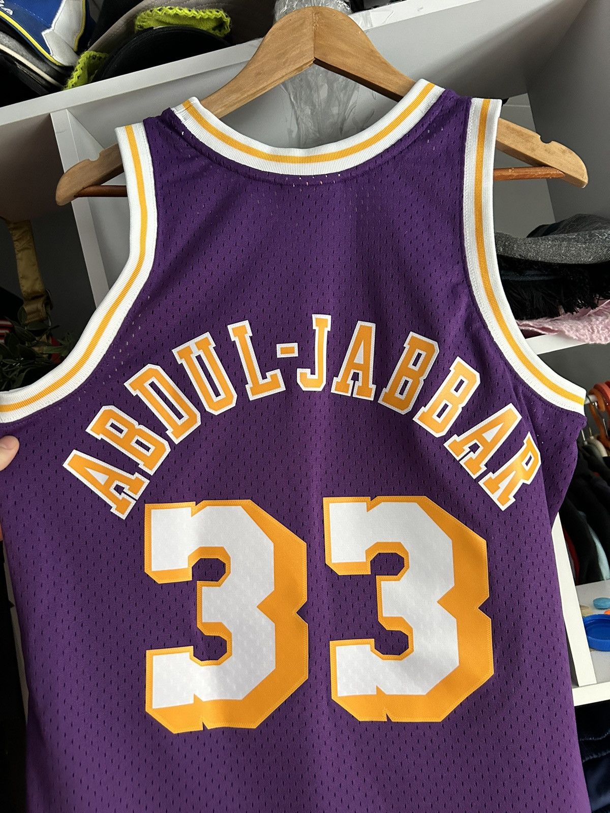 NBA Los Angeles Lakers Kareem Abdul-Jabbar 1983-84 Men's Jersey Size US M / EU 48-50 / 2 - 2 Thumbnail
