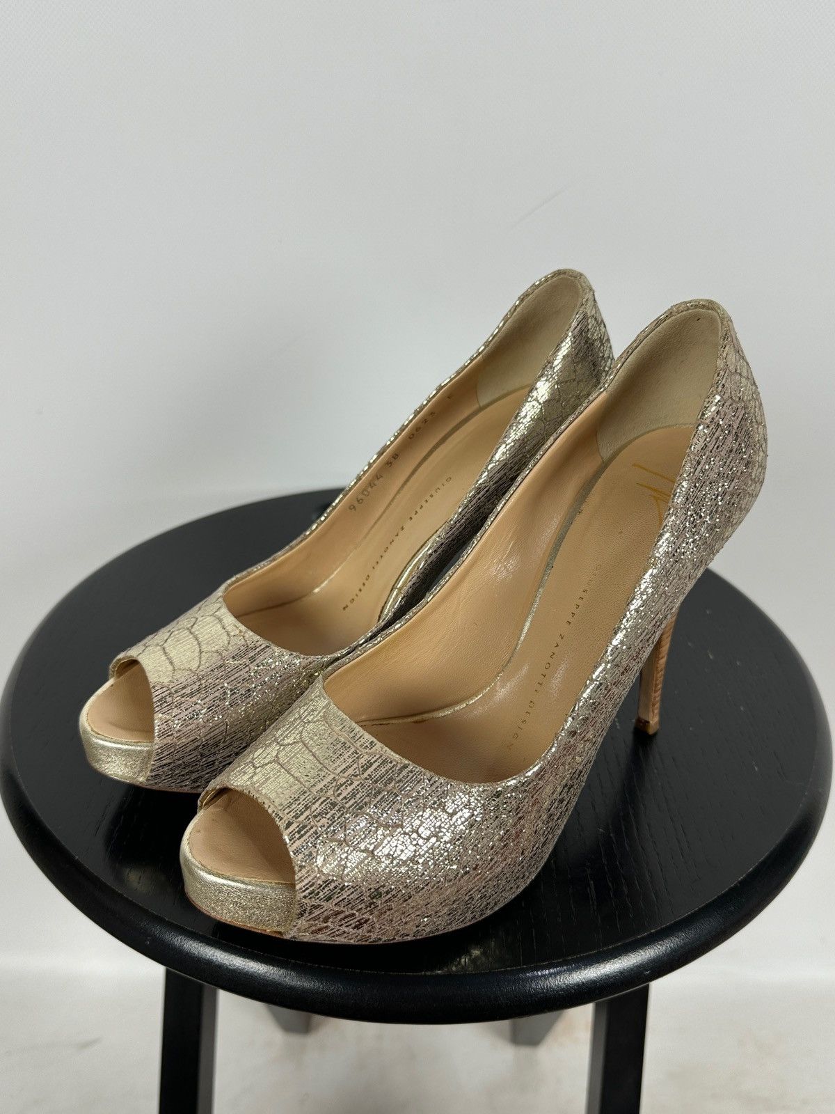 Giuseppe Zanotti Giuseppe Zanotti Gold Metallic Python Embossed Leather Pumps Size US 8 / IT 38 - 2 Thumbnail