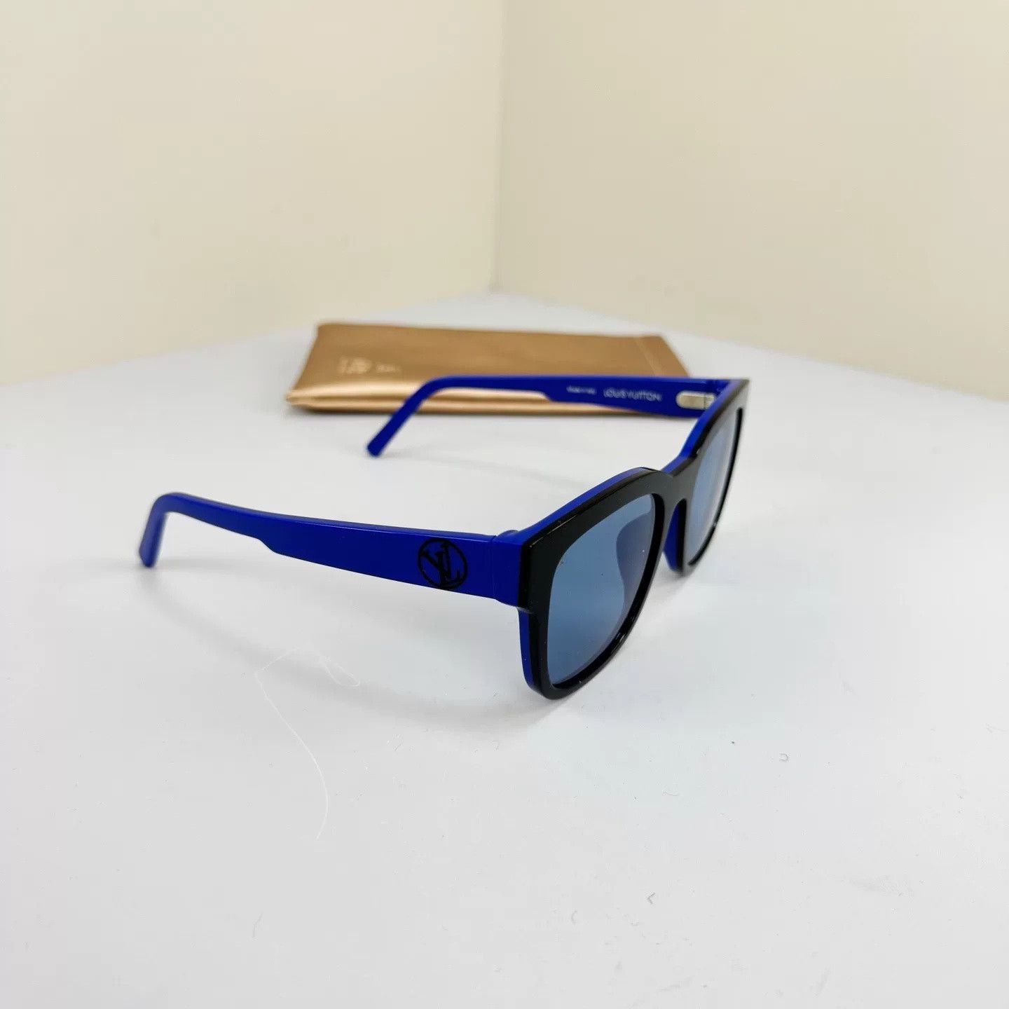Louis Vuitton Louis Vuitton Outerspace Sunglasses Size ONE SIZE - 5 Thumbnail