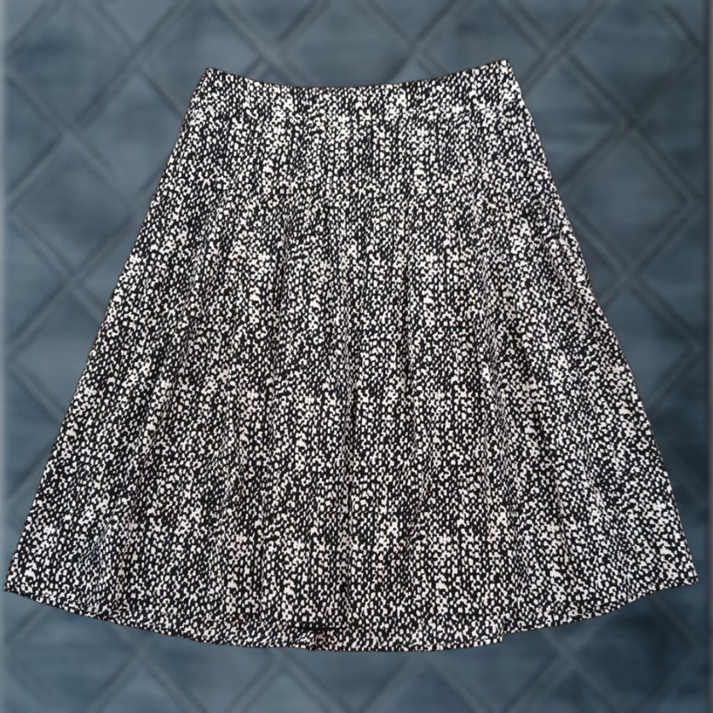 Talbots **Black Geometric A-Line Skirt Size 2 Lightweight Lined** User: **Talbots Black Geometric A-Line Midi Skirt Size 2 Lightweight Lined** Size 26" / US 2 / IT 38 - 1 Thumbnail