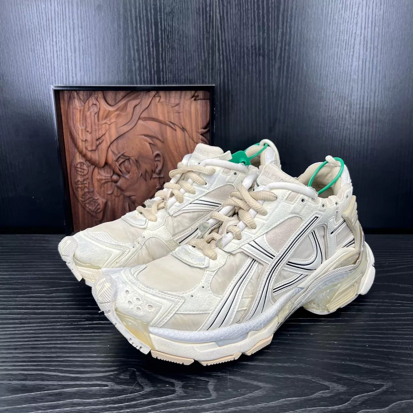 Balenciaga Balenciaga Runner Beige 42 Like New Original Box Size US 9 / EU 42 - 1 Thumbnail