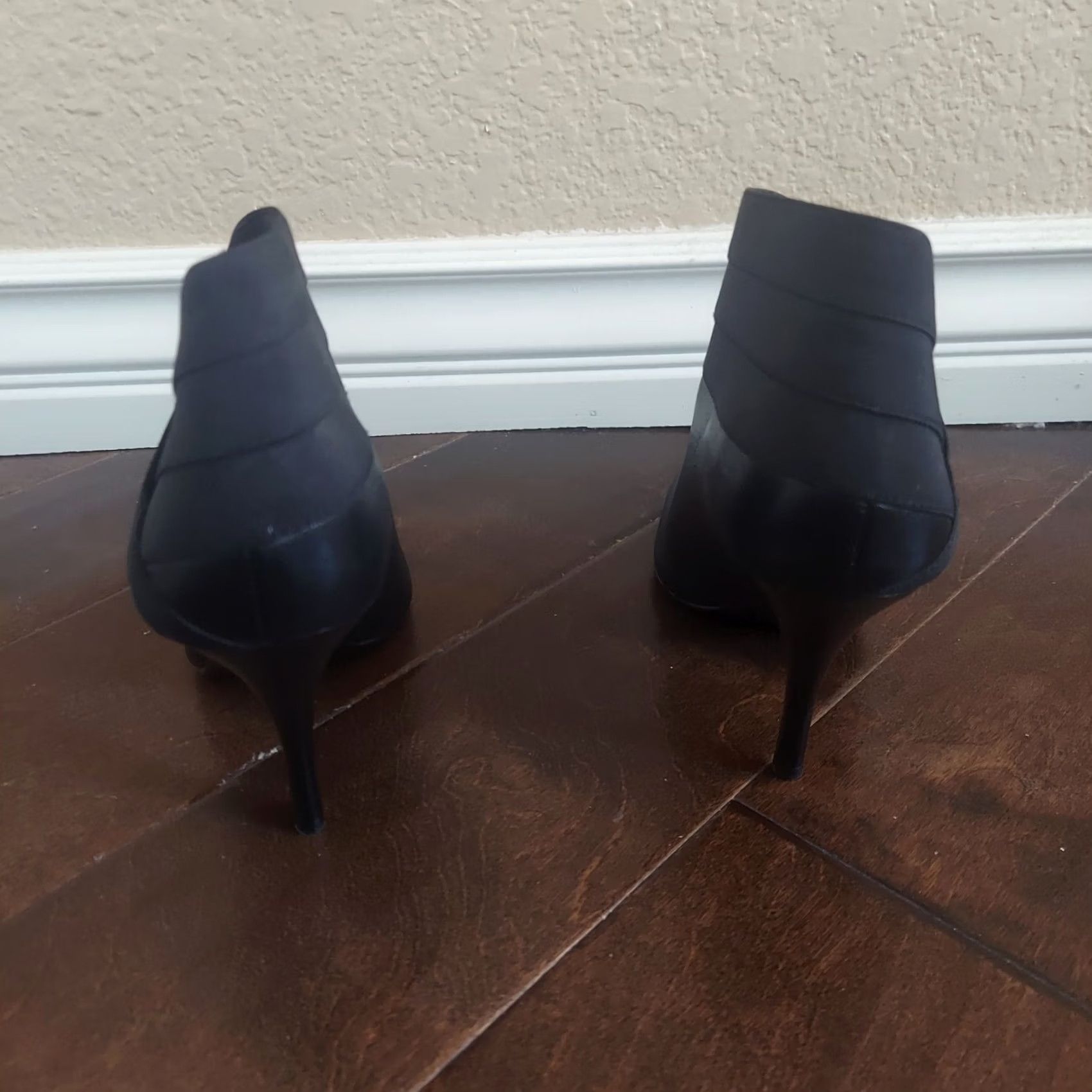 Calvin Klein Calvin Klein Women's Black Hadrian Booties Heels Pump - 6.5M - Black - BM - Slip On - Patent Leather - M - Solid - Booties - Women Size US 7 / IT 37 - 4 Thumbnail