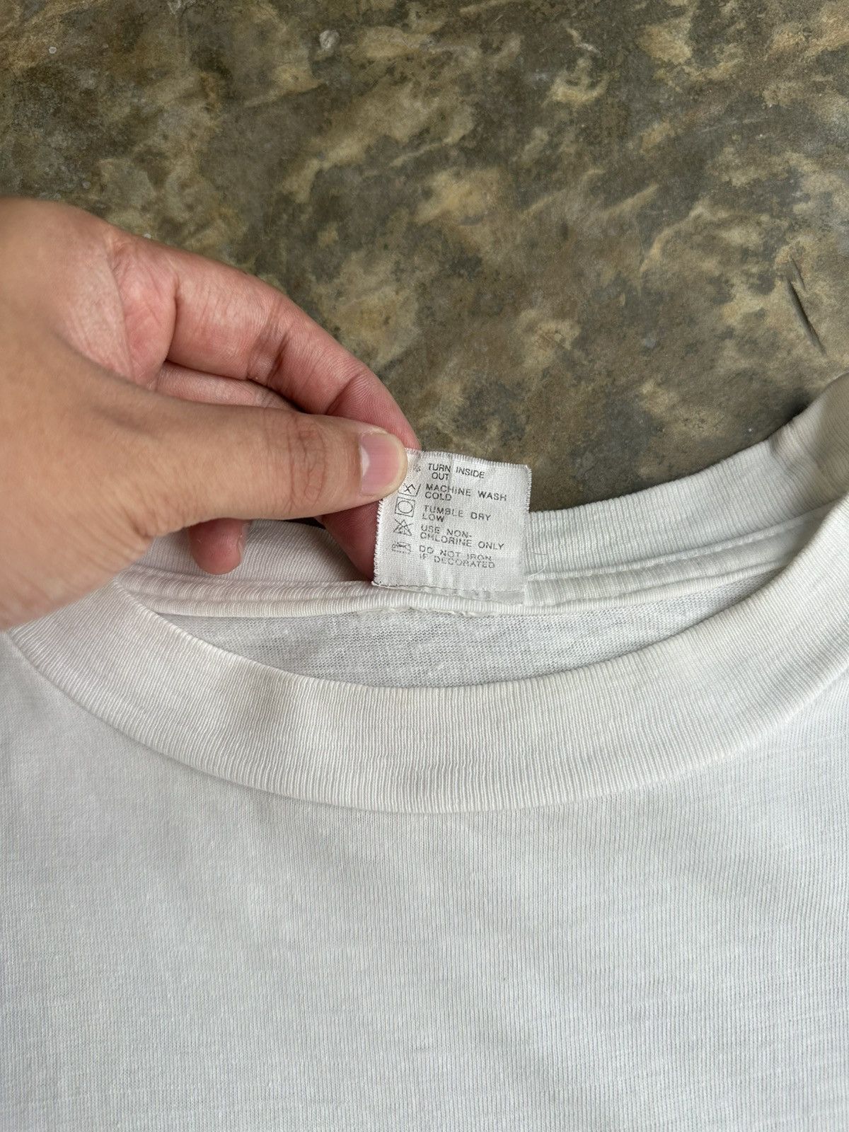 Vintage Vintage Scared Guys 90’s T Shirt Size US L / EU 52-54 / 3 - 3 Thumbnail