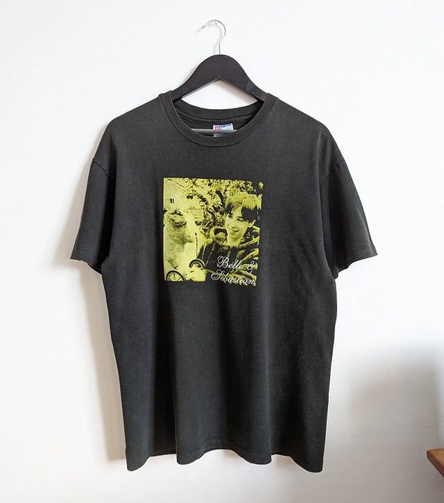 Vintage 1997 Belle & Sebastian Dog on wheels Tee Size US L / EU 52-54 / 3 - 3 Thumbnail