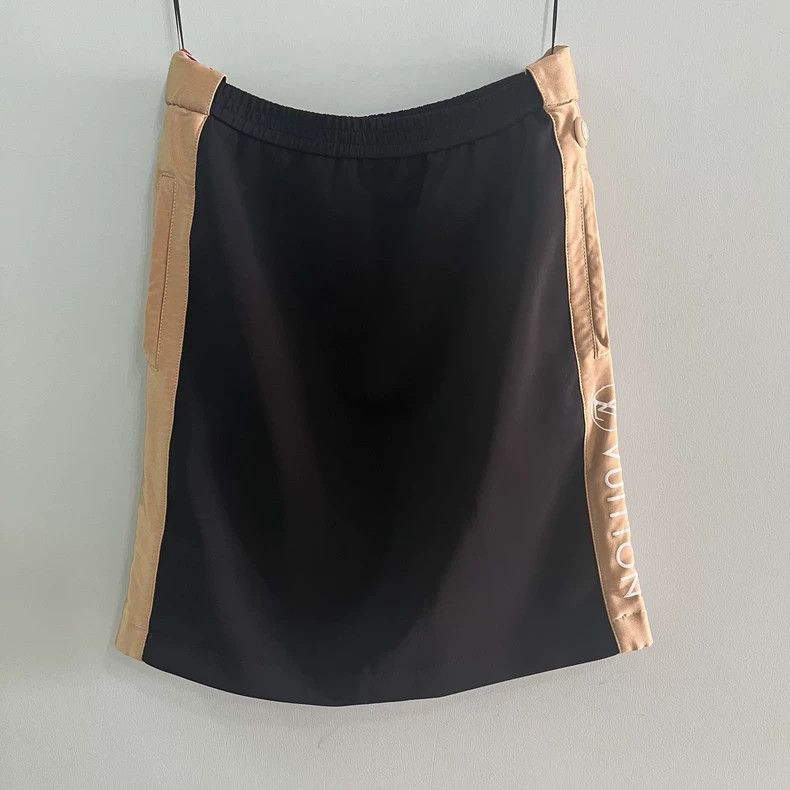 Louis Vuitton Louis Vuitton Black skirt Size 37" - 1 Thumbnail