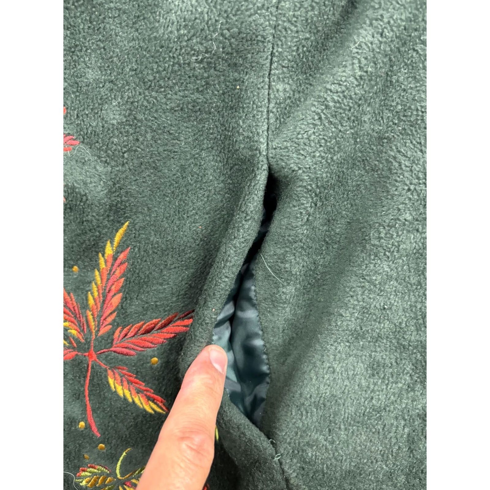 Bob Mackie VINTAGE Bob Mackie Wearable Art Jacket Womens L Green Embroidered Leaf Button Front Size L / US 10 / IT 46 - 7 Thumbnail