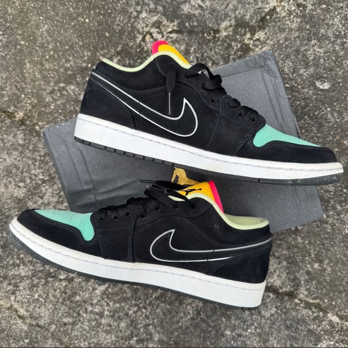 Nike Nike Air Jordan 1 Low SE Size US 8.5 / EU 41-42 - 2 Thumbnail